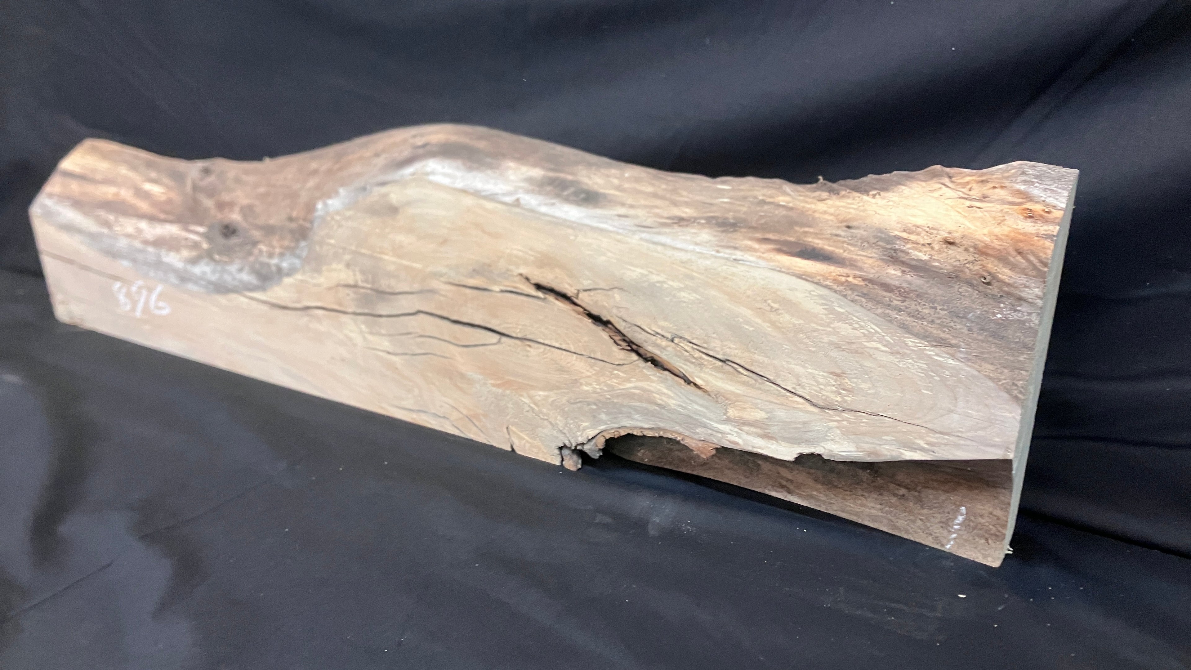 Lime block,mantle piece 1024 L x 269 W x 84 D (mm)    (896)