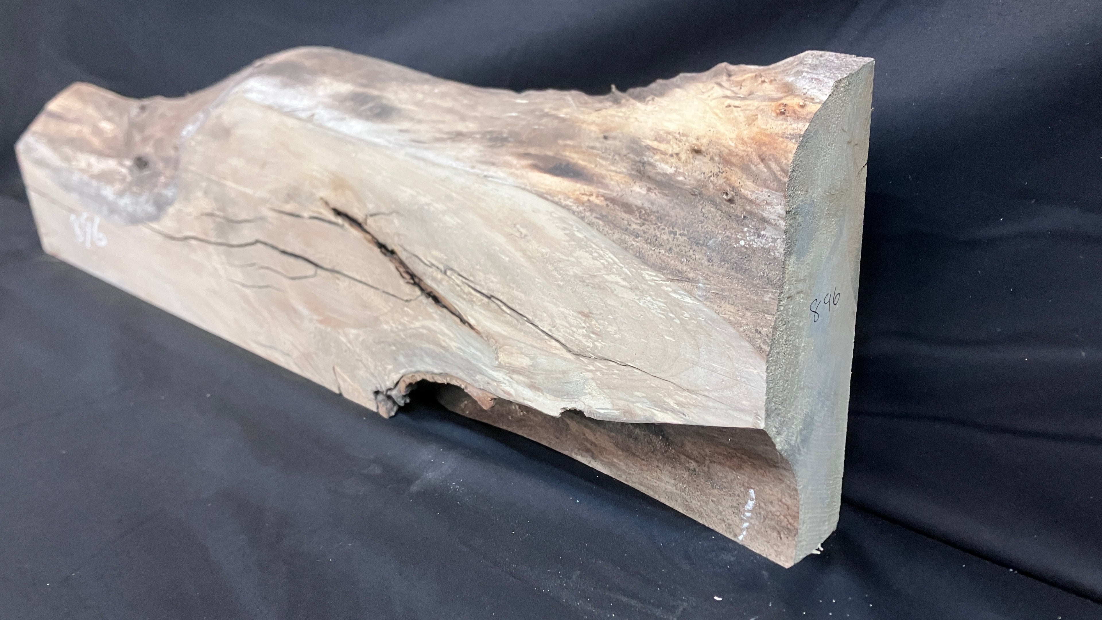 Lime block,mantle piece 1024 L x 269 W x 84 D (mm)    (896)