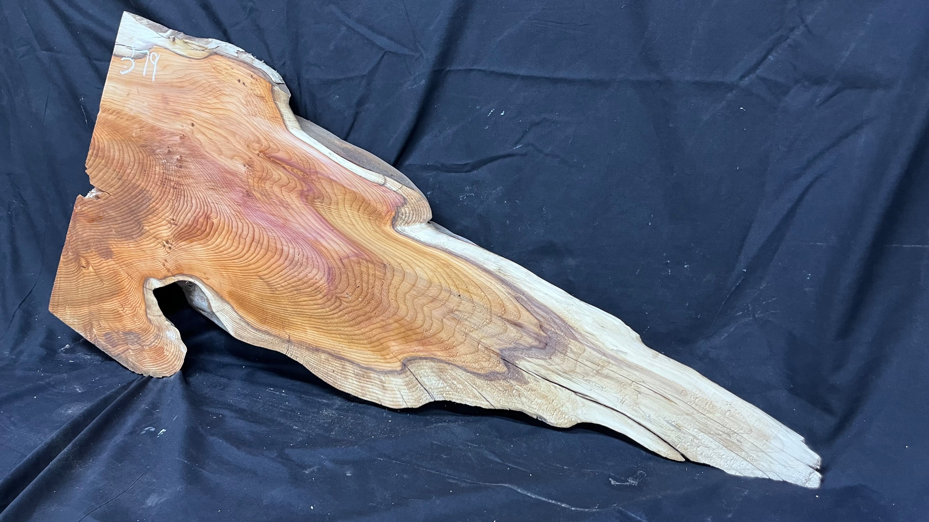 Hardwood yew, slab, board 1023 L x 455 W x 47 D mm    (379)