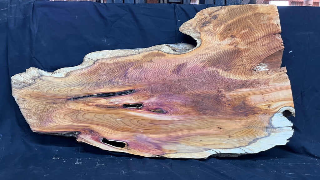 Hardwood yew, coffee table, slab, board, shelf 1126 L x 610 W x 46 D mm    (386)