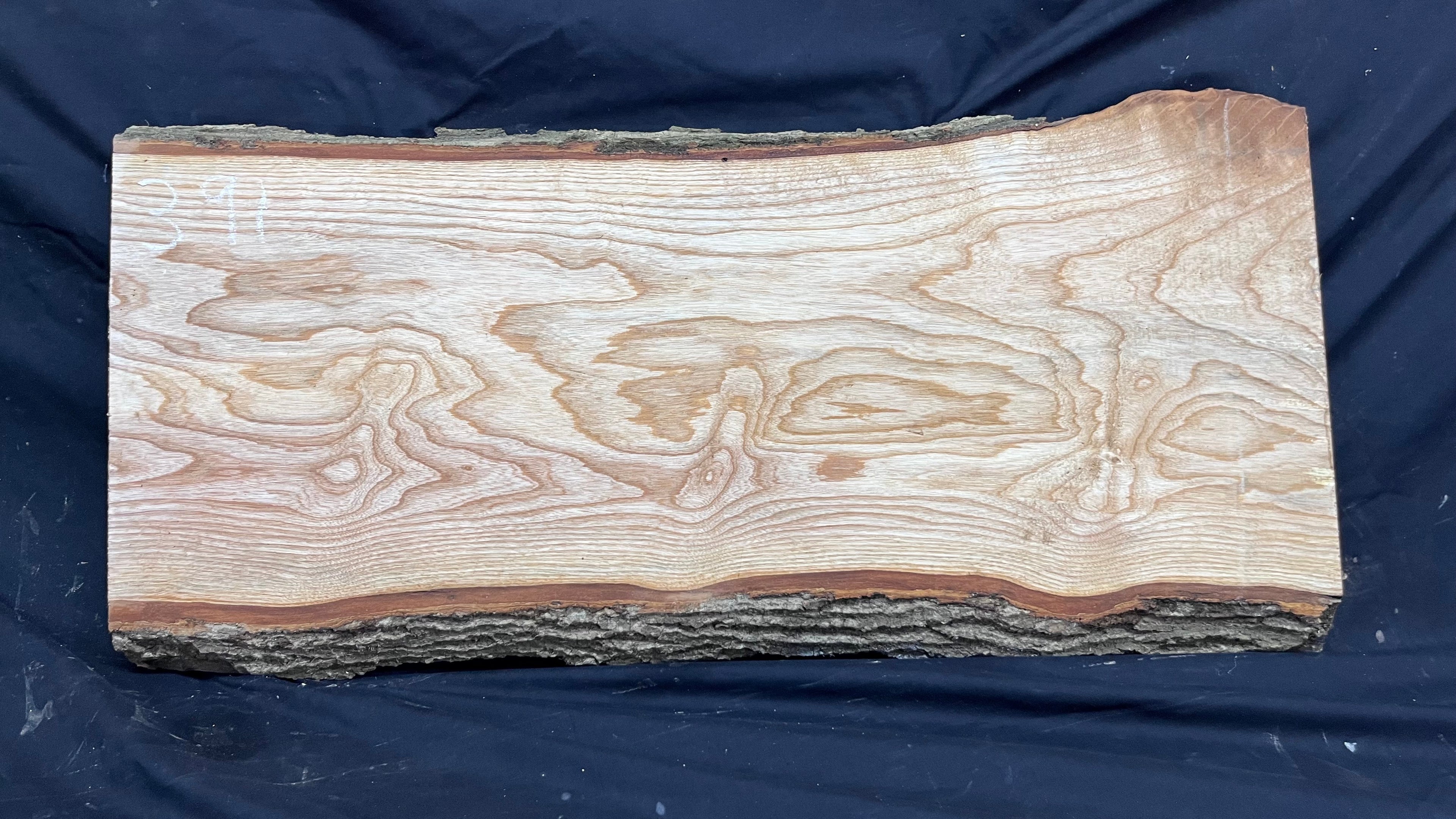 Ash hardwood, coffee table, platter, timber, plank 844 L x 403 W x 40 D mm     (391)