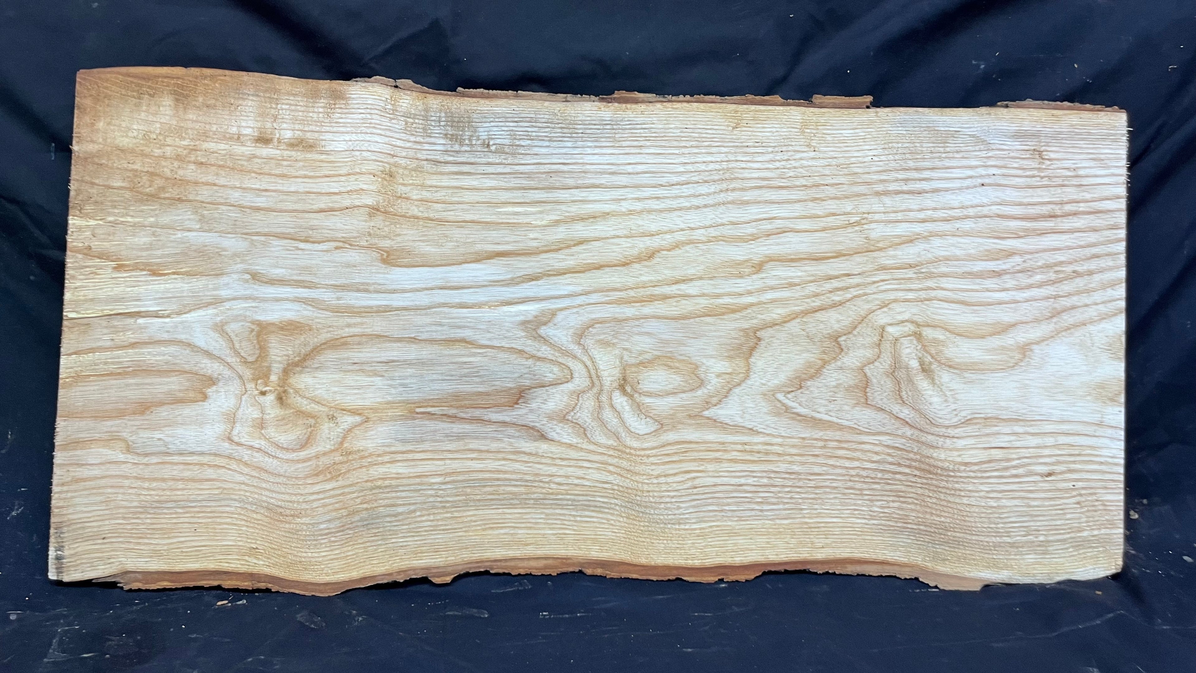 Ash hardwood, coffee table, platter, timber, plank 844 L x 403 W x 40 D mm     (391)