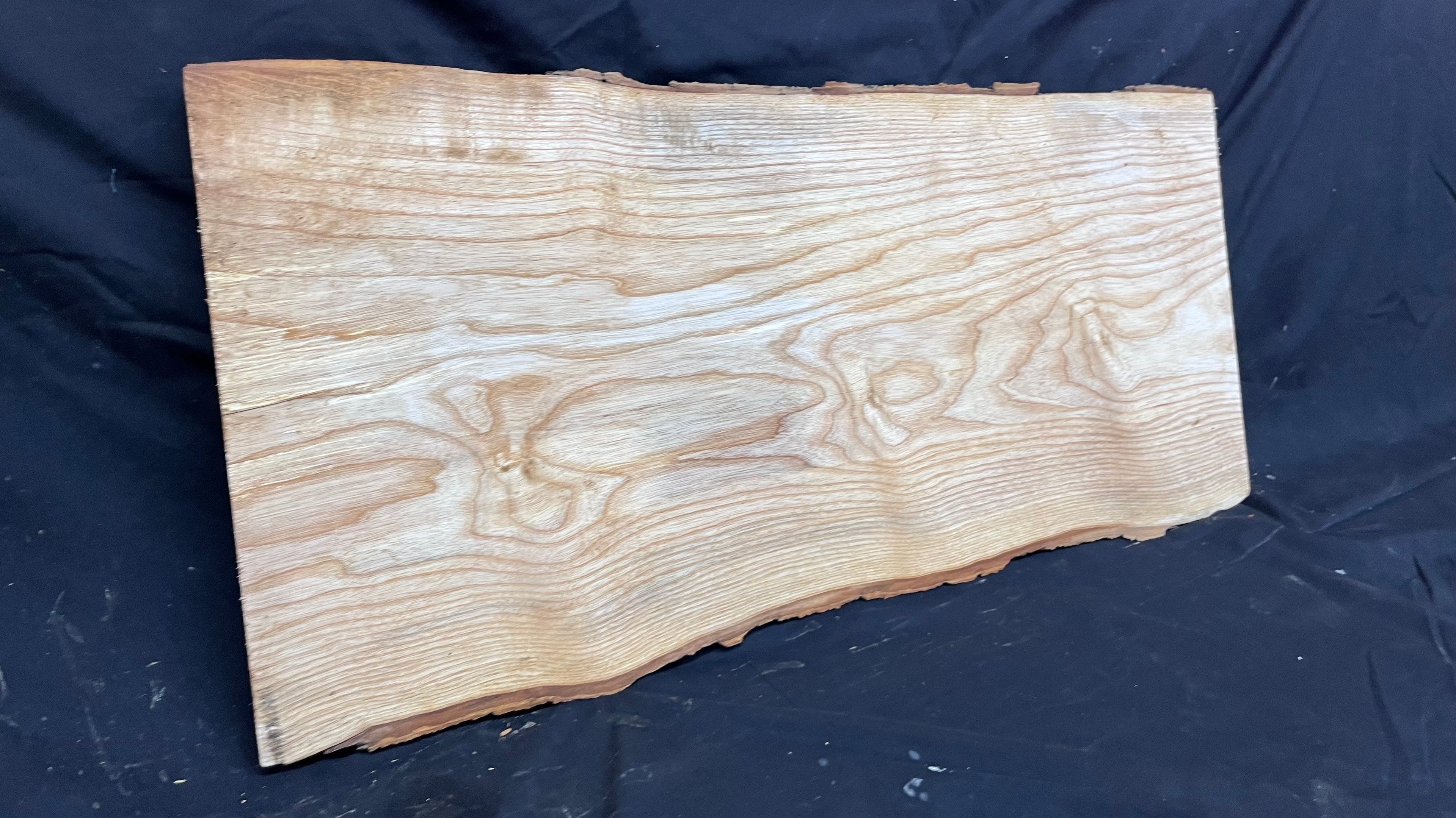 Ash hardwood, coffee table, platter, timber, plank 844 L x 403 W x 40 D mm     (391)