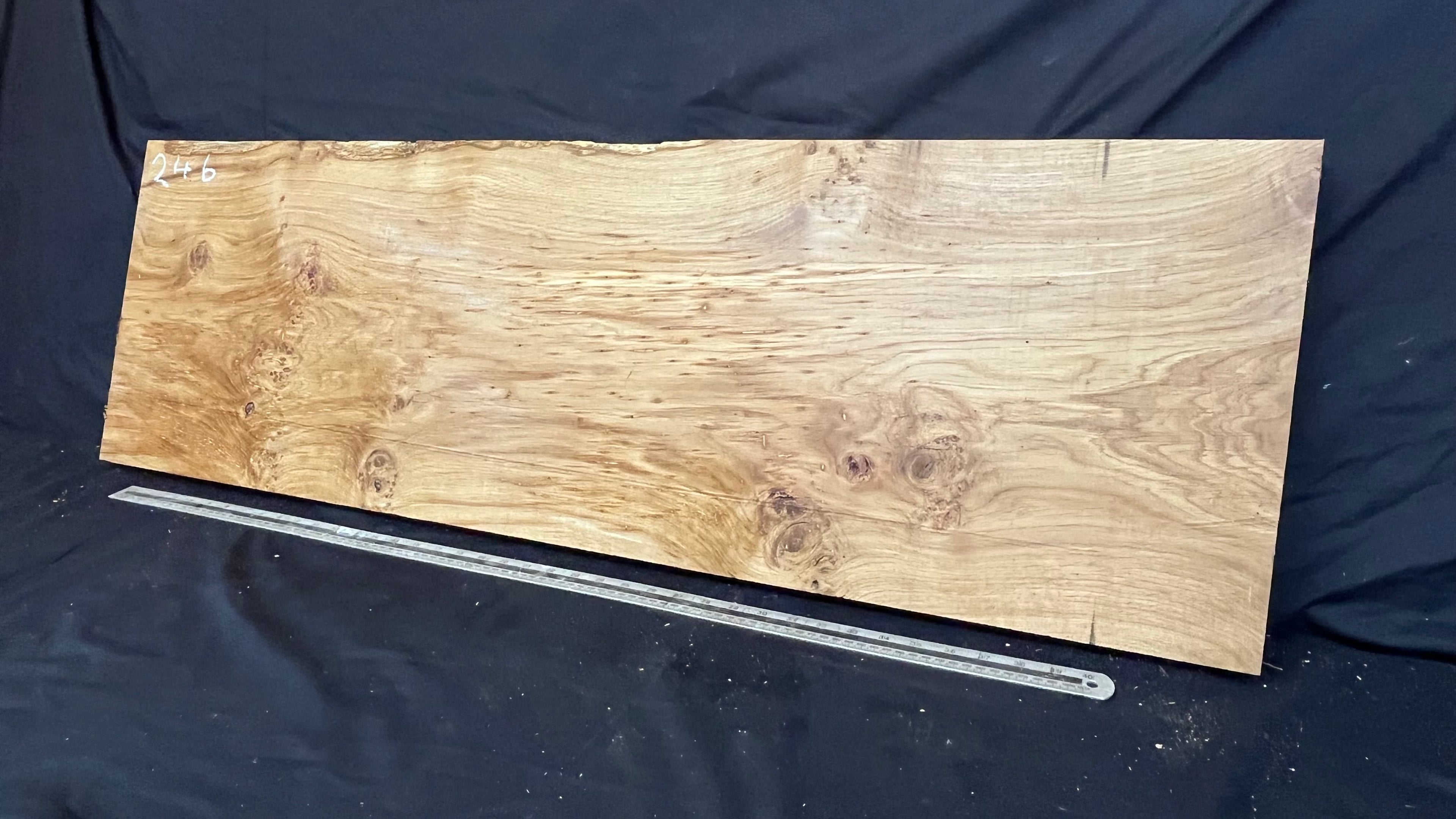 OAK HARDWOOD SHELVING, MANTLE, SHELF 1197 L x 381 W x 39 D mm (246)