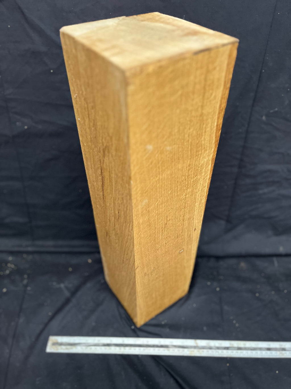 Green oak block, plinth, mantle, carving blank 547 L x 145 W x 140 D mm (270)