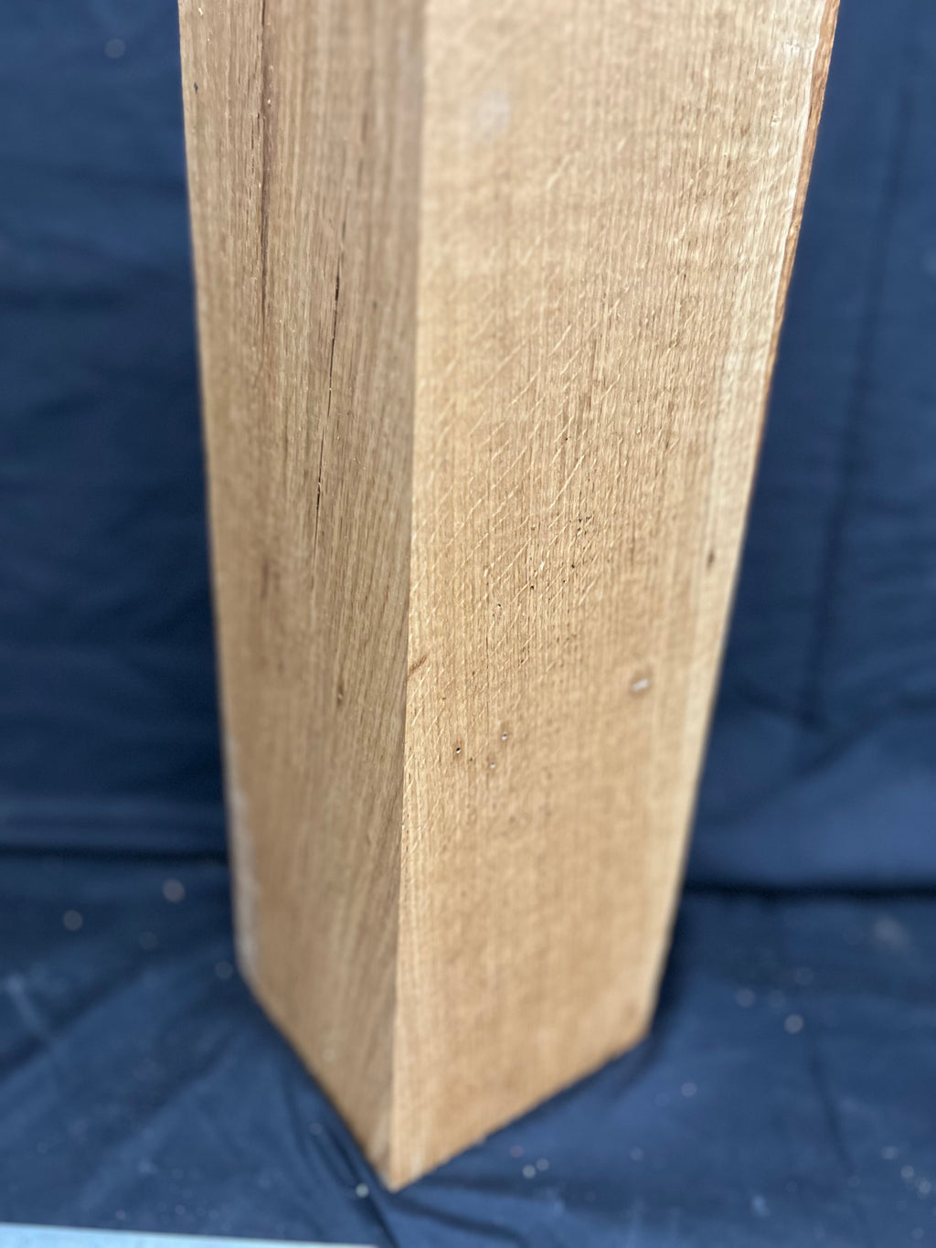Green oak block, plinth, mantle, carving blank 547 L x 145 W x 140 D mm (270)