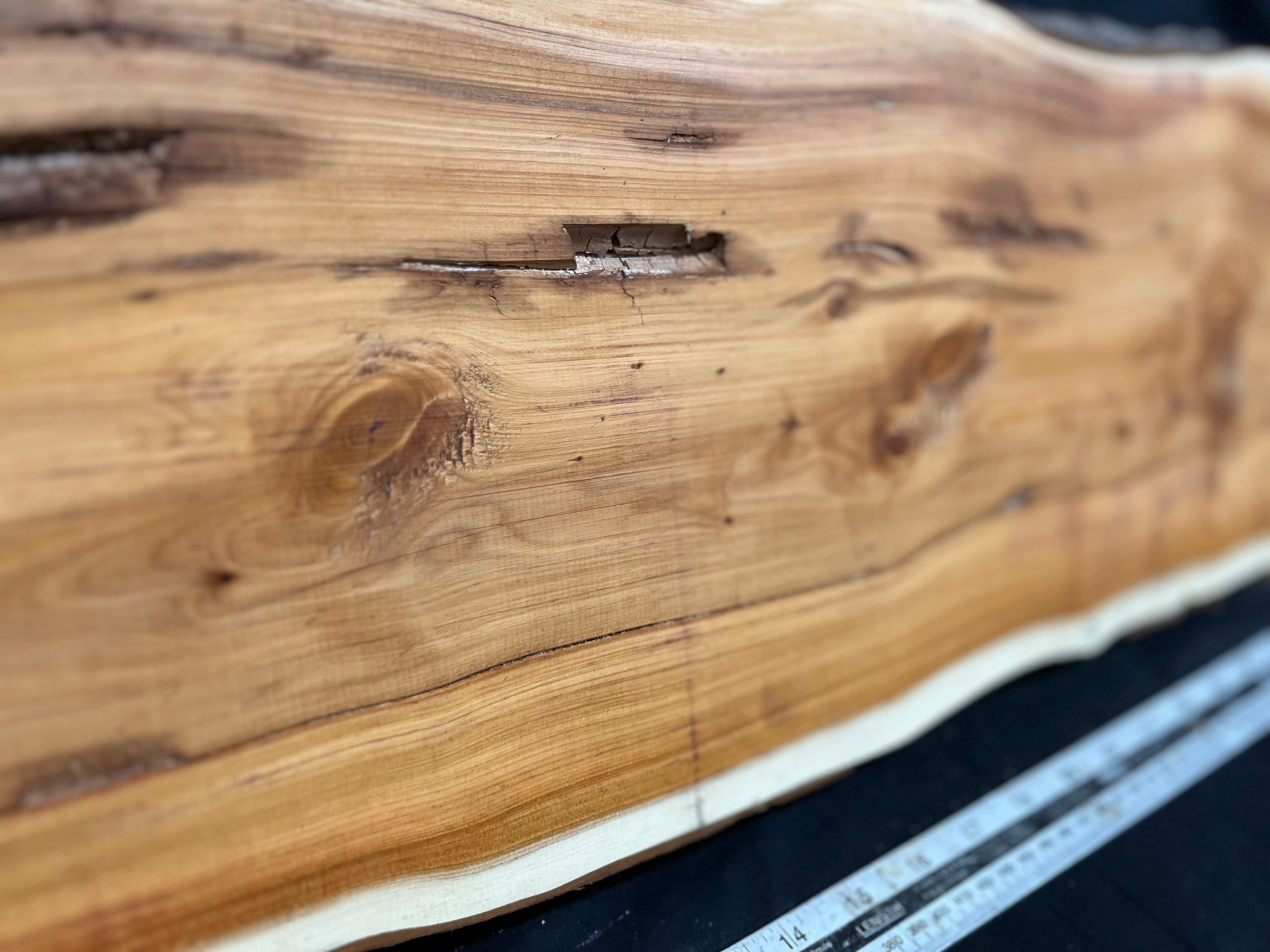 Hardwood yew, slab, board 874 L x 248 W x 43 D (mm) (285)