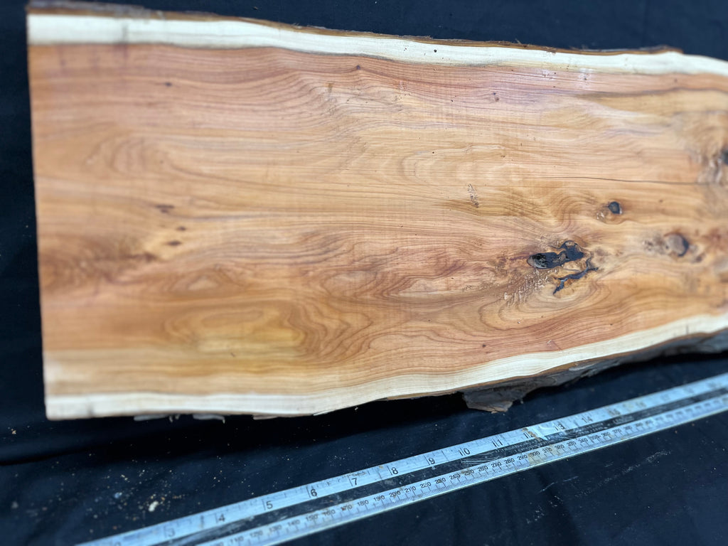 Hardwood yew, slab, board 874 L x 248 W x 43 D (mm) (285)
