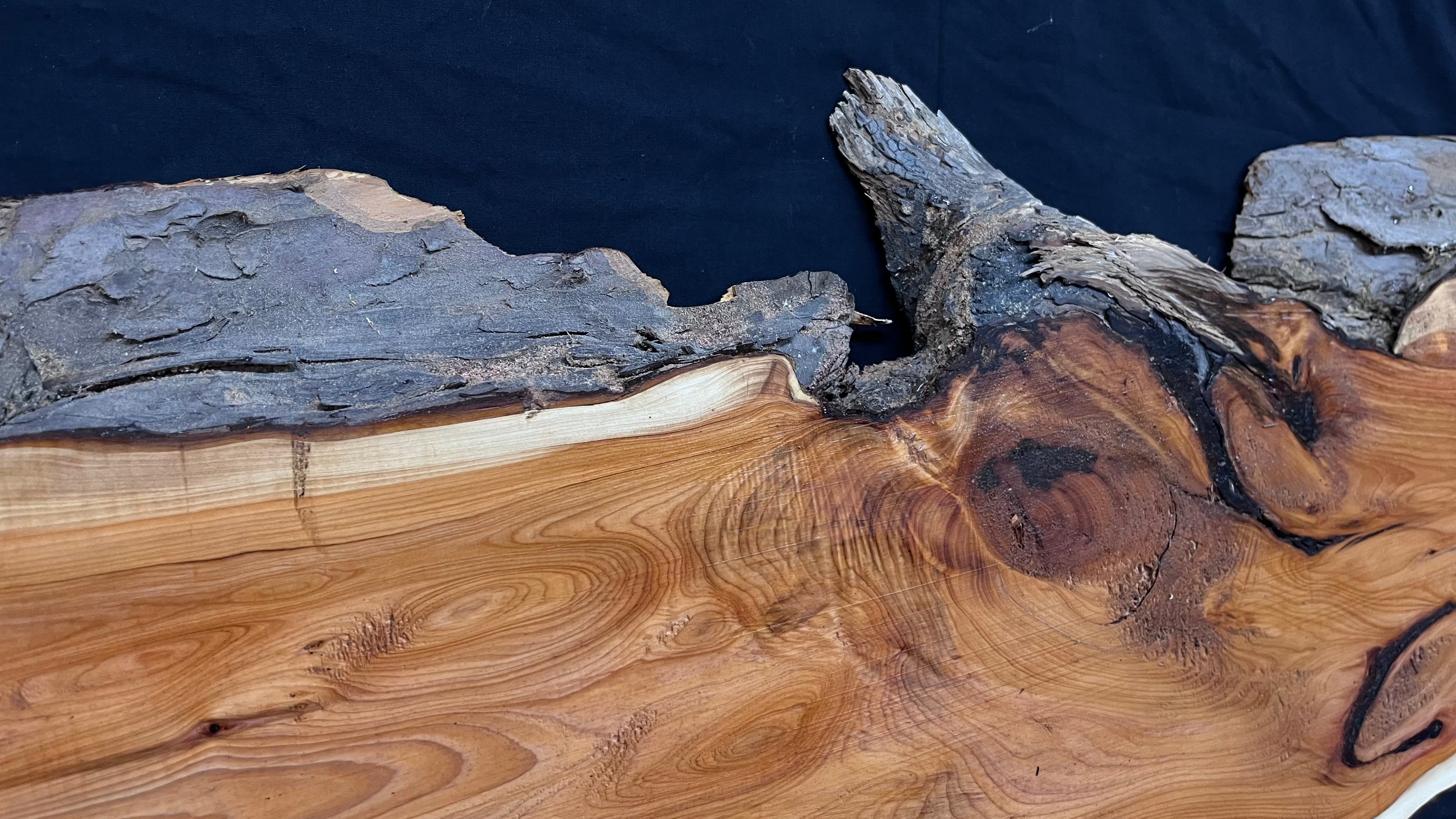 Hardwood yew, slab, board 840 L x 320 W x 44 D (mm) (286)