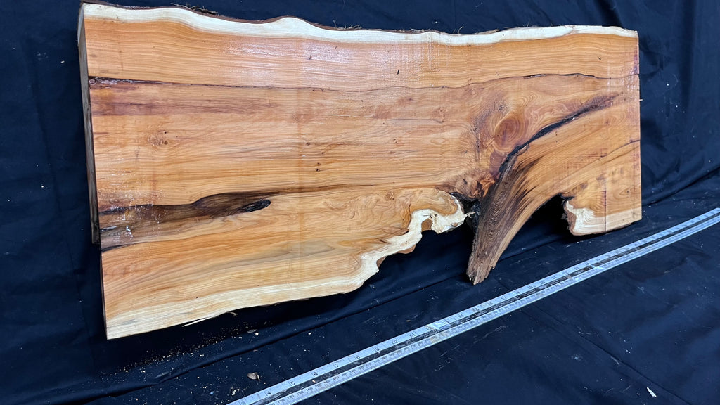 Hardwood yew, slab, board 840 L x 320 W x 44 D (mm) (286)
