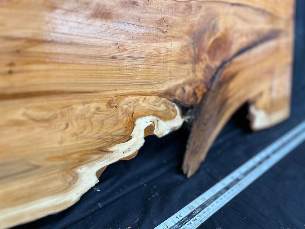 Hardwood yew, slab, board 840 L x 320 W x 44 D (mm) (286)