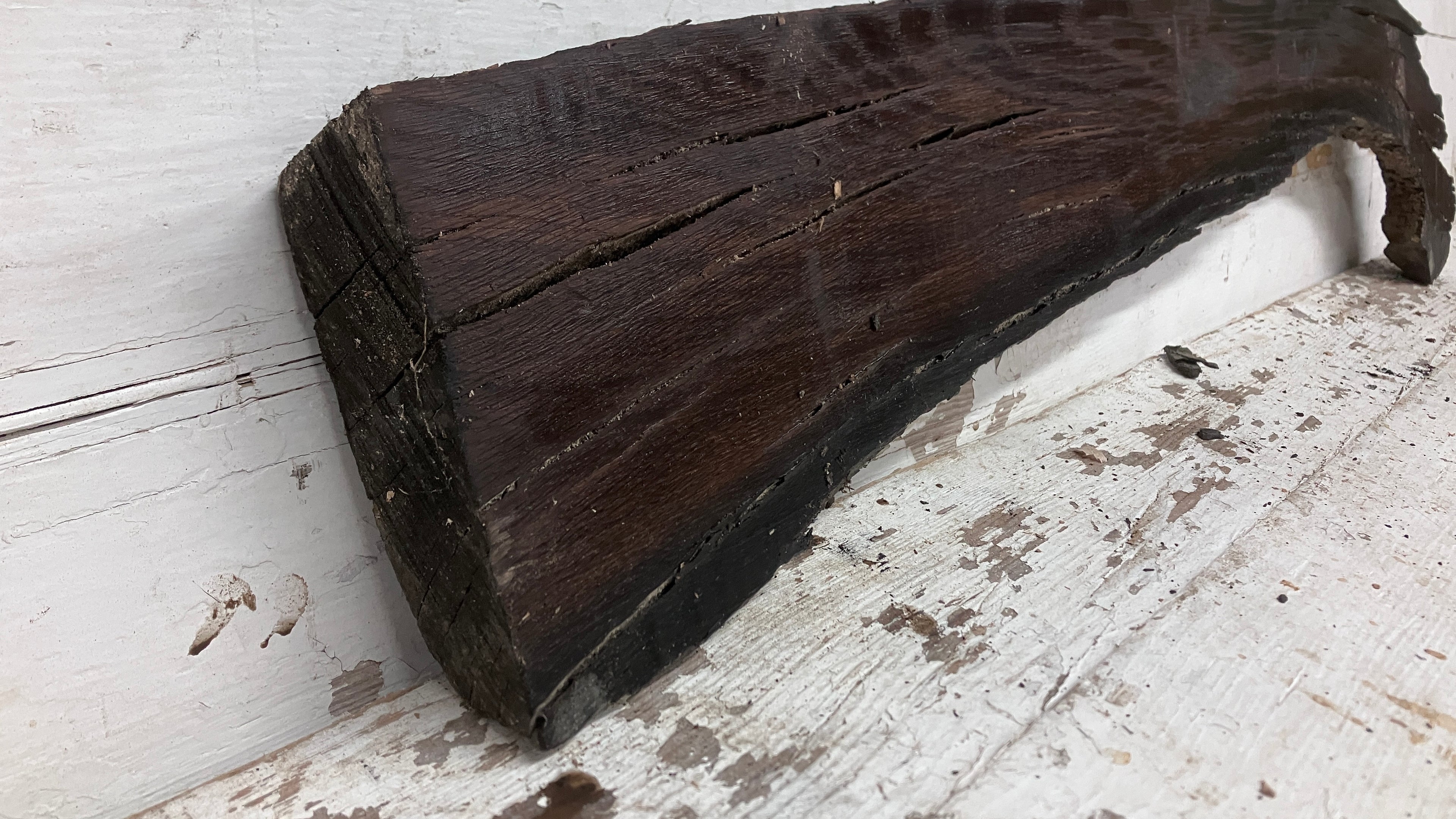 BOG OAK DRY RUSTIC HARDWOOD 735 L x 290 W x 50 D mm (206)