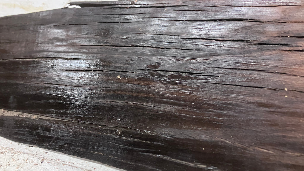 BOG OAK DRY RUSTIC HARDWOOD 882 L x 239 W x 45 D mm (208)