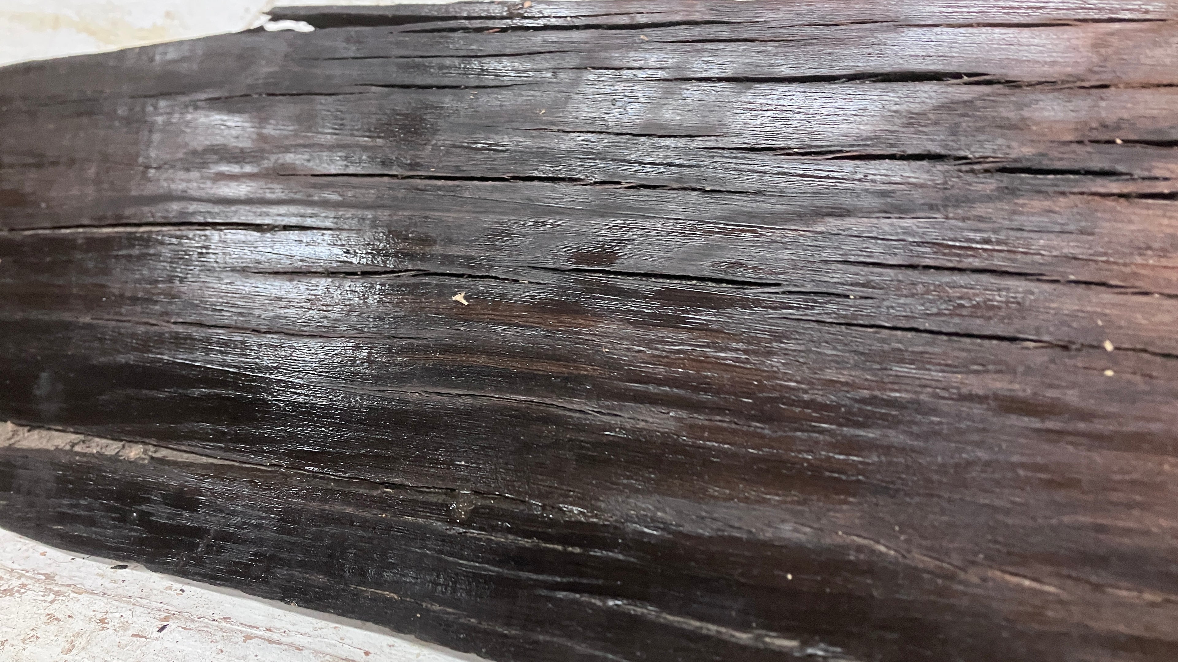 BOG OAK DRY RUSTIC HARDWOOD 882 L x 239 W x 45 D mm (208)