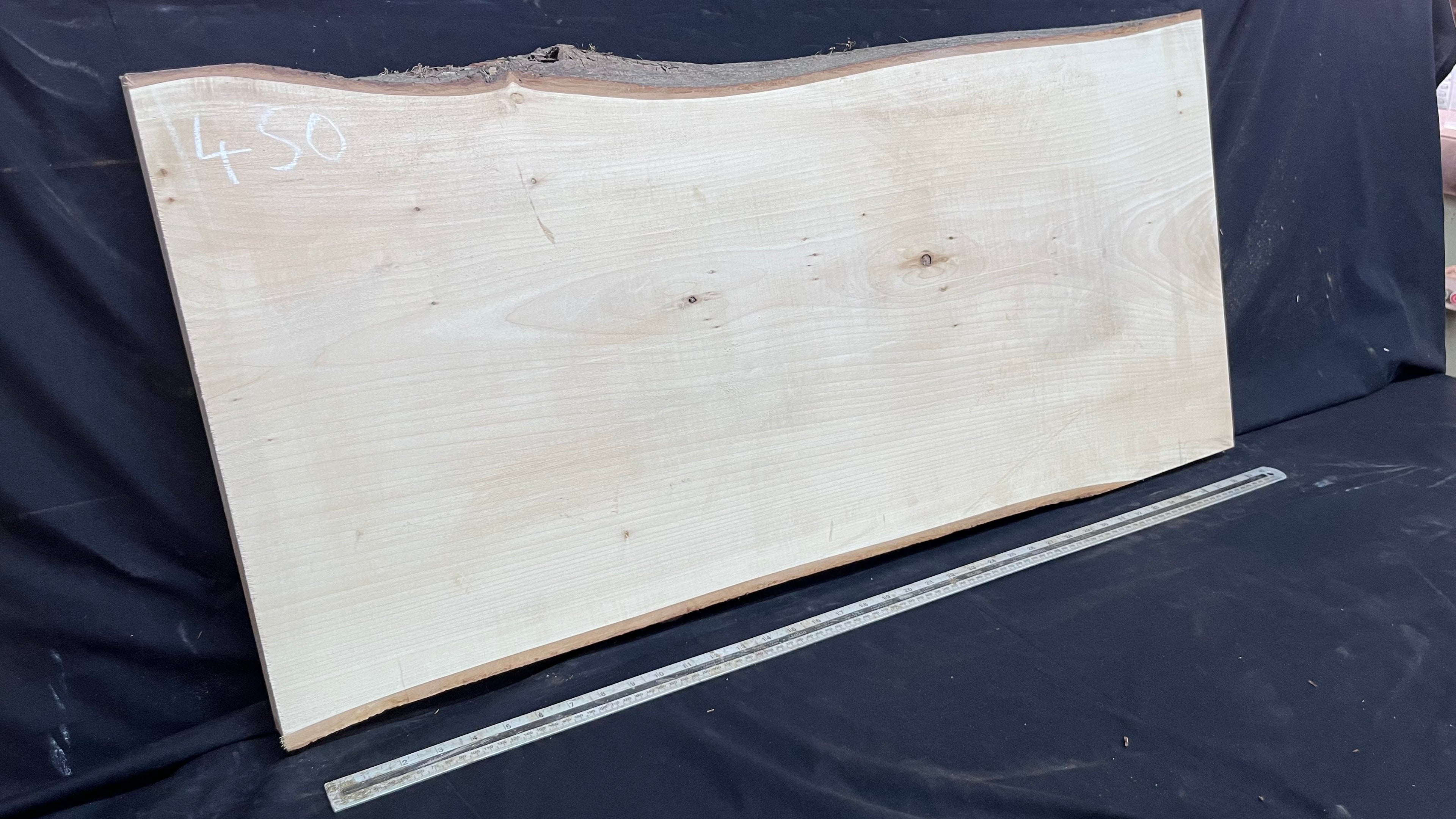 Lime wood carving block, 1048 L x 476 W x 38 D mm        (450)