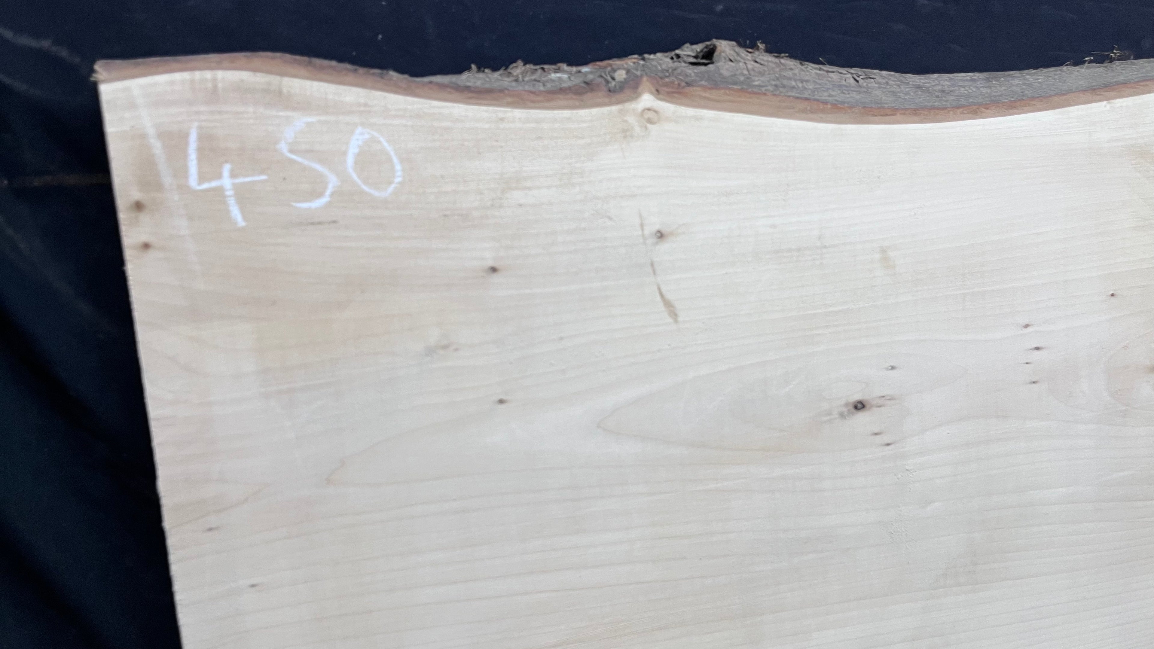 Lime wood carving block, 1048 L x 476 W x 38 D mm        (450)