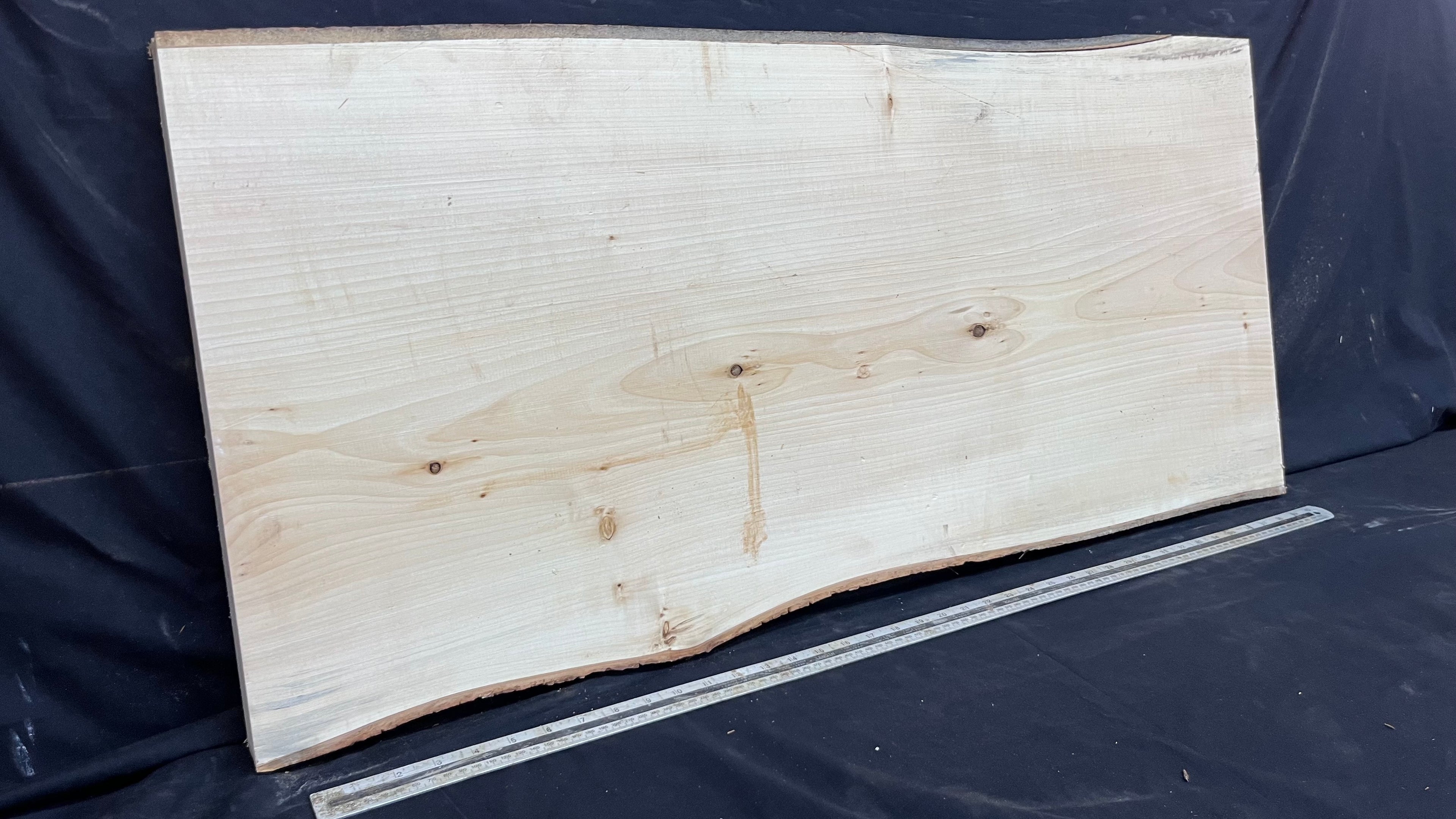 Lime wood carving block, 1048 L x 476 W x 38 D mm        (450)