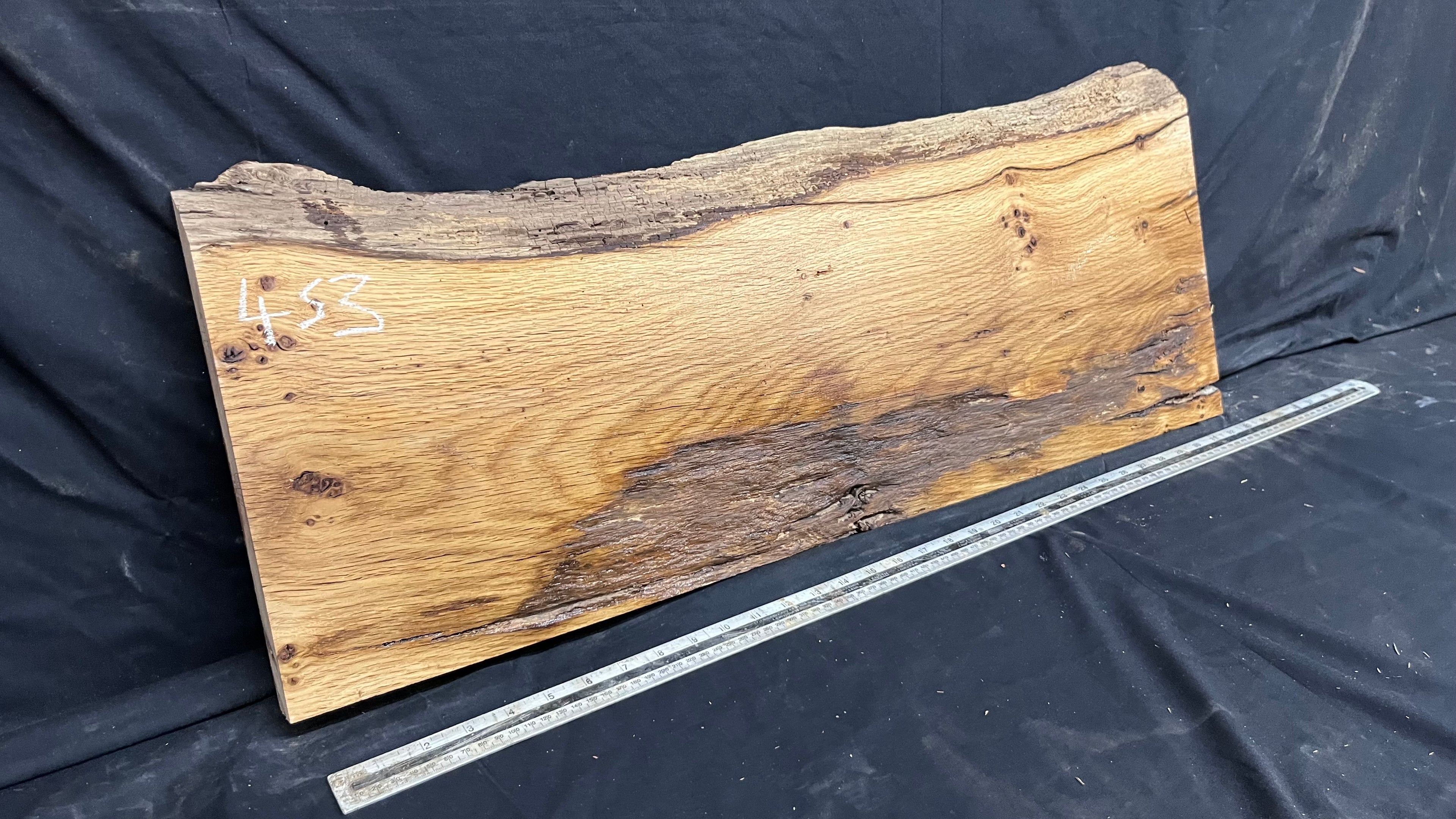 Solid pippy oak plank,floating shelf, board 827 L x 328 W x 36 D mm      (453mt)
