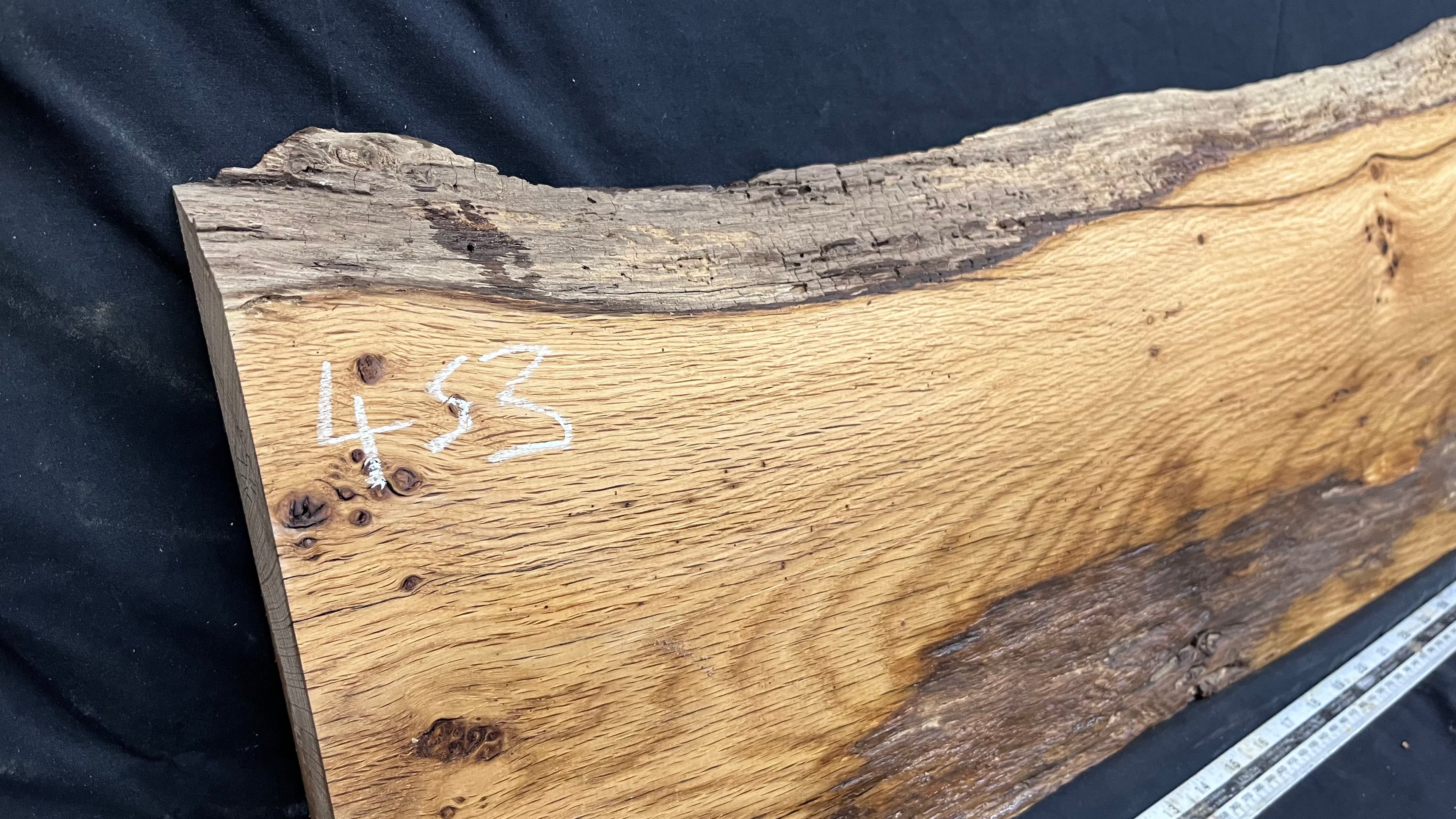 Solid pippy oak plank,floating shelf, board 827 L x 328 W x 36 D mm      (453mt)