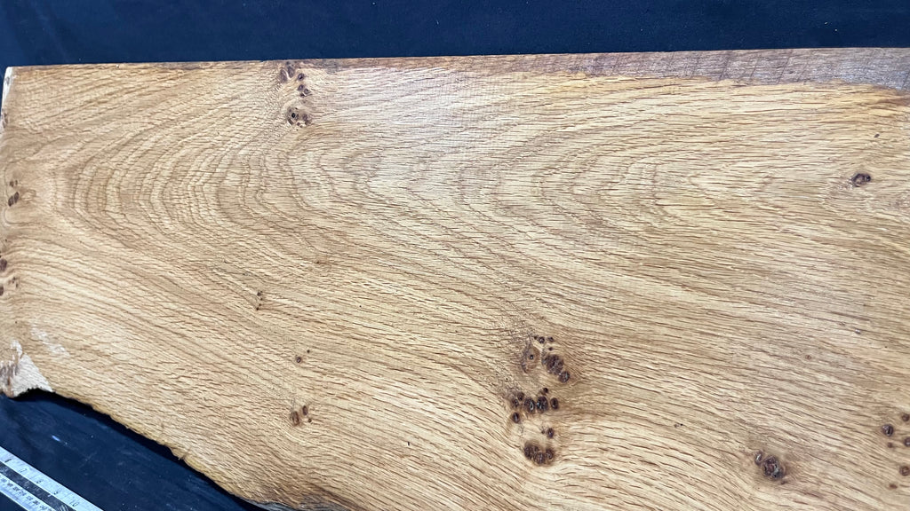 Solid pippy oak plank,floating shelf, board 827 L x 328 W x 36 D mm      (453mt)