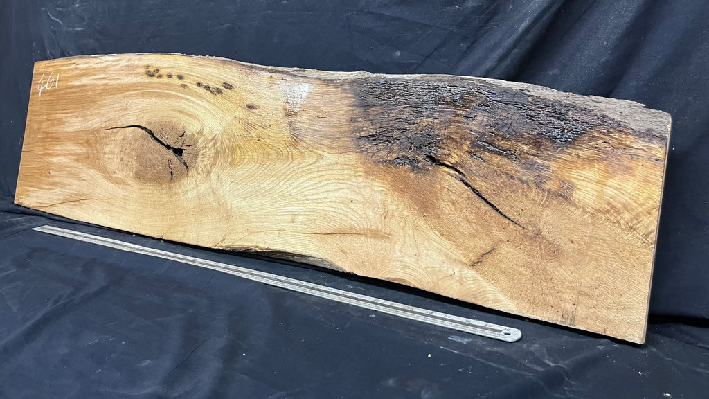 Oak hardwood, floating shelf, 1365 L x 365 W x 25 D mm      (461mt)