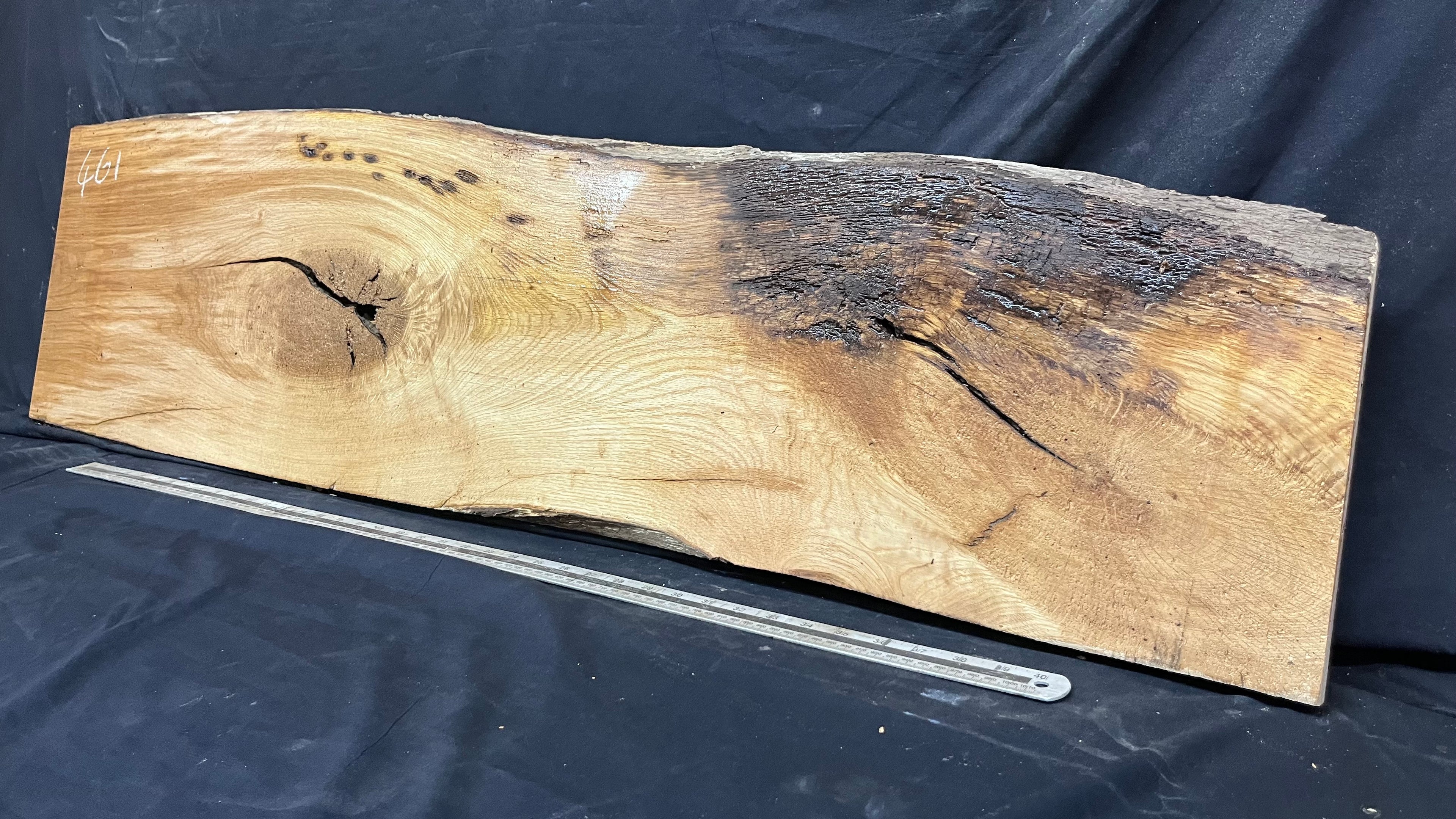 Oak hardwood, floating shelf, 1365 L x 365 W x 25 D mm      (461mt)