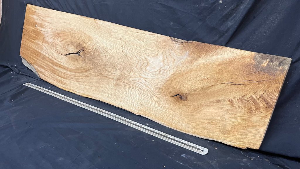 Oak hardwood, floating shelf, 1365 L x 365 W x 25 D mm      (461mt)