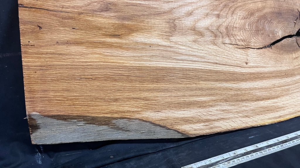 Oak hardwood, floating shelf, 1365 L x 365 W x 25 D mm      (461mt)