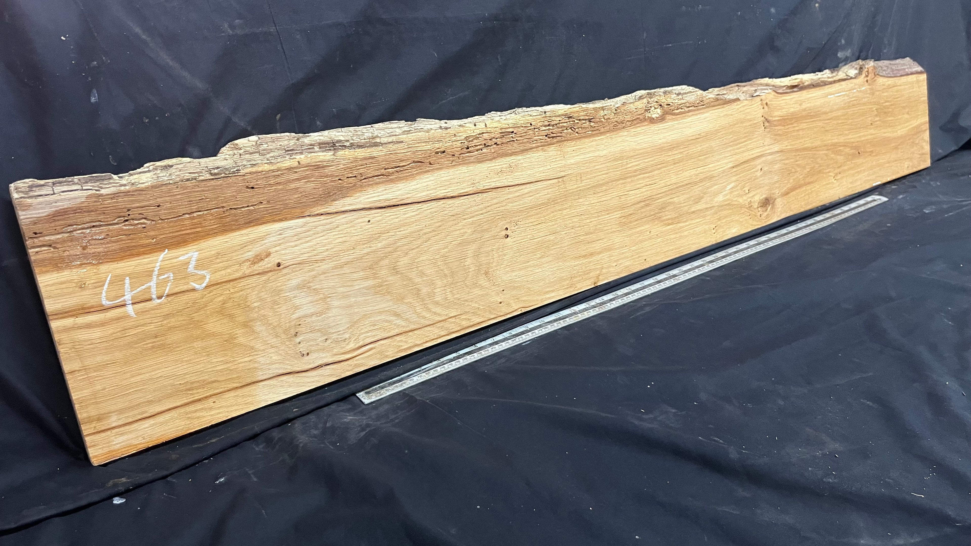 Oak hardwood, floating shelf, 1510 L x 260 W x 32 D mm      (463mt)