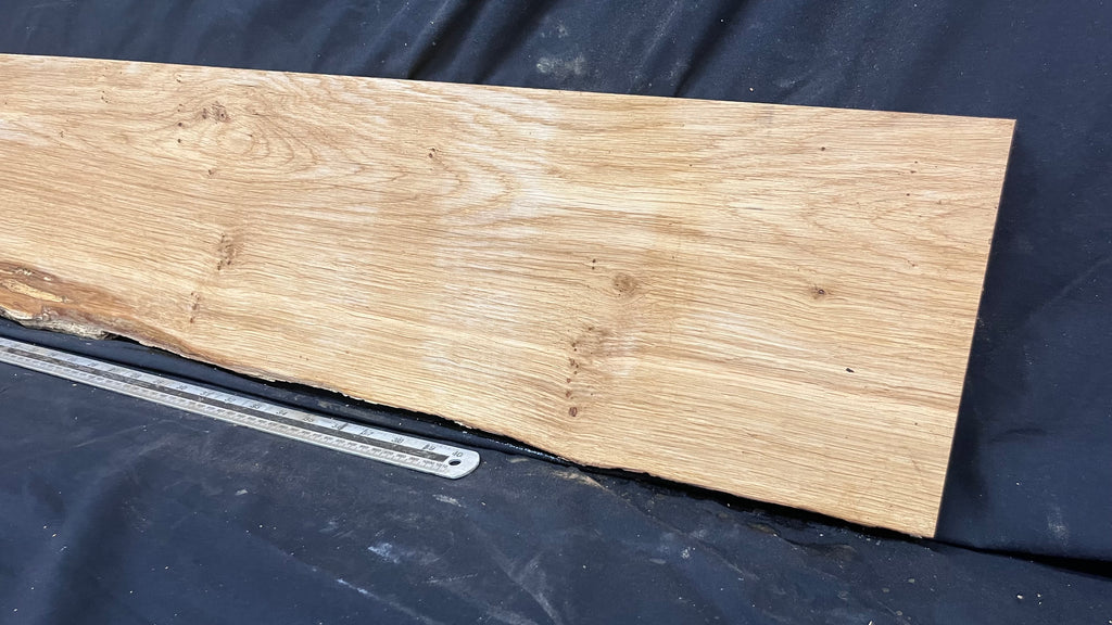 Oak hardwood, floating shelf, 1510 L x 260 W x 32 D mm      (463mt)