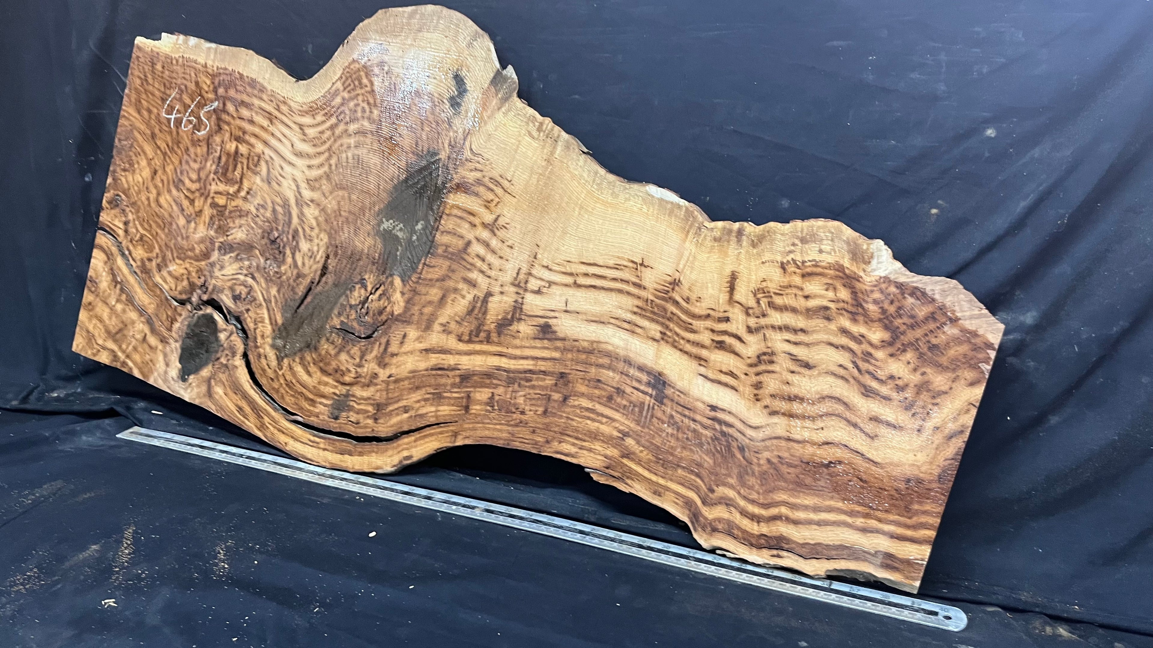 Tiger oak, feature wood, wall hanging 1114 L x 546 W x 15 D mm      (465mt)