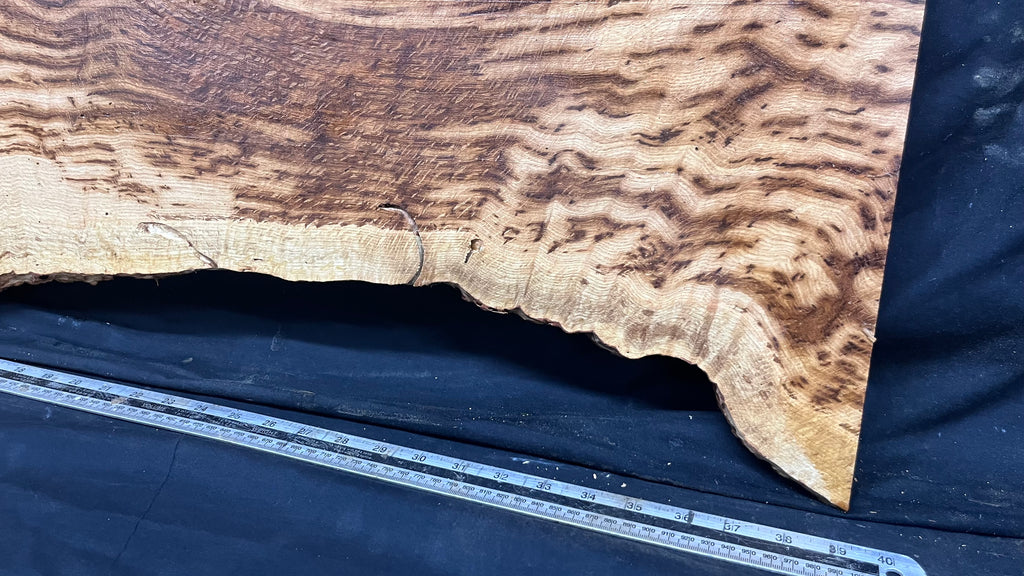Tiger oak, tone wood, feature wood, wall hanging 1034 L x 473 W x 9 D mm      (466mt)