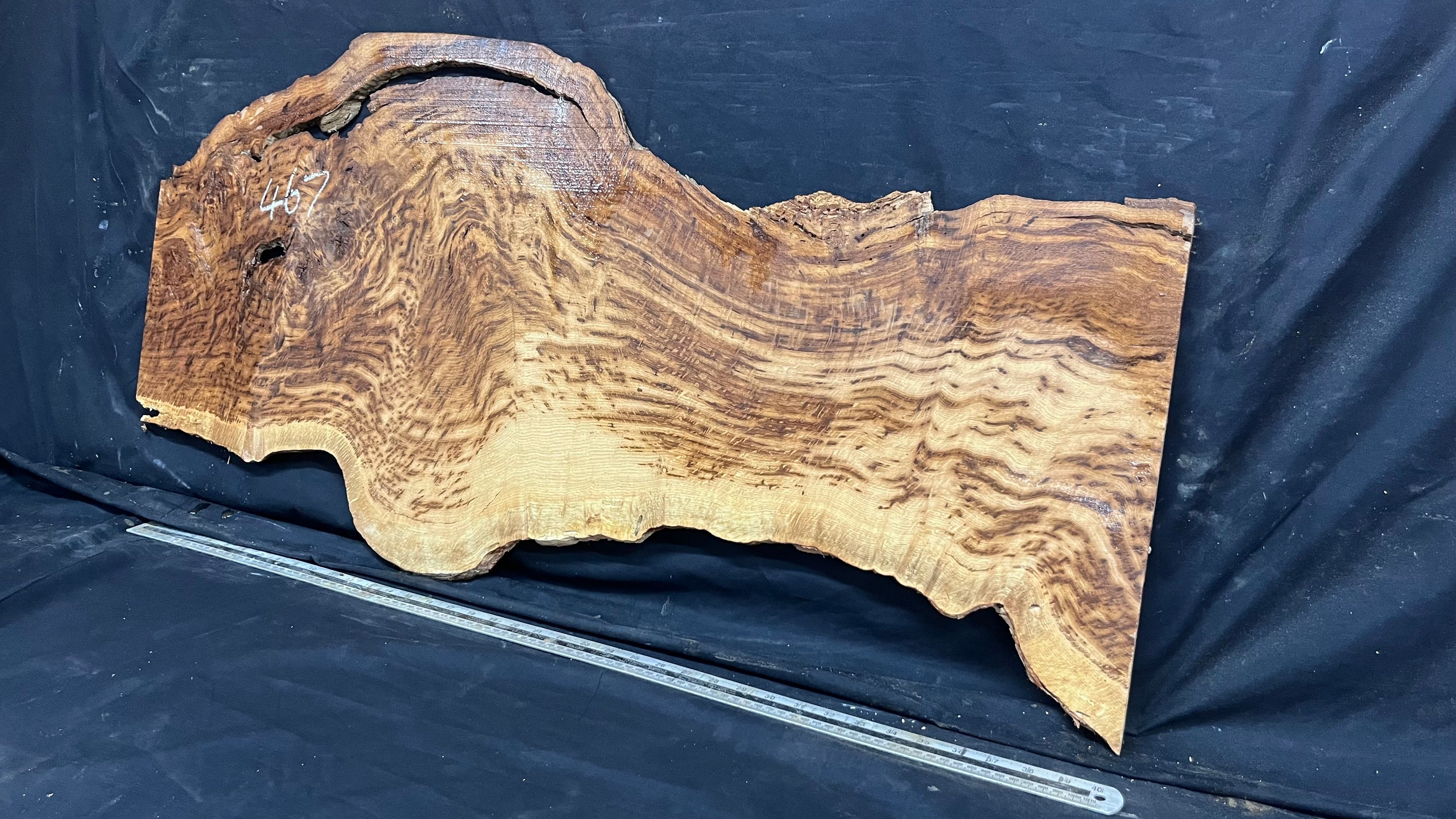 Tiger oak, tone wood, feature wood, wall hanging 1089 L x 524 W x 9 D mm      (467mt)