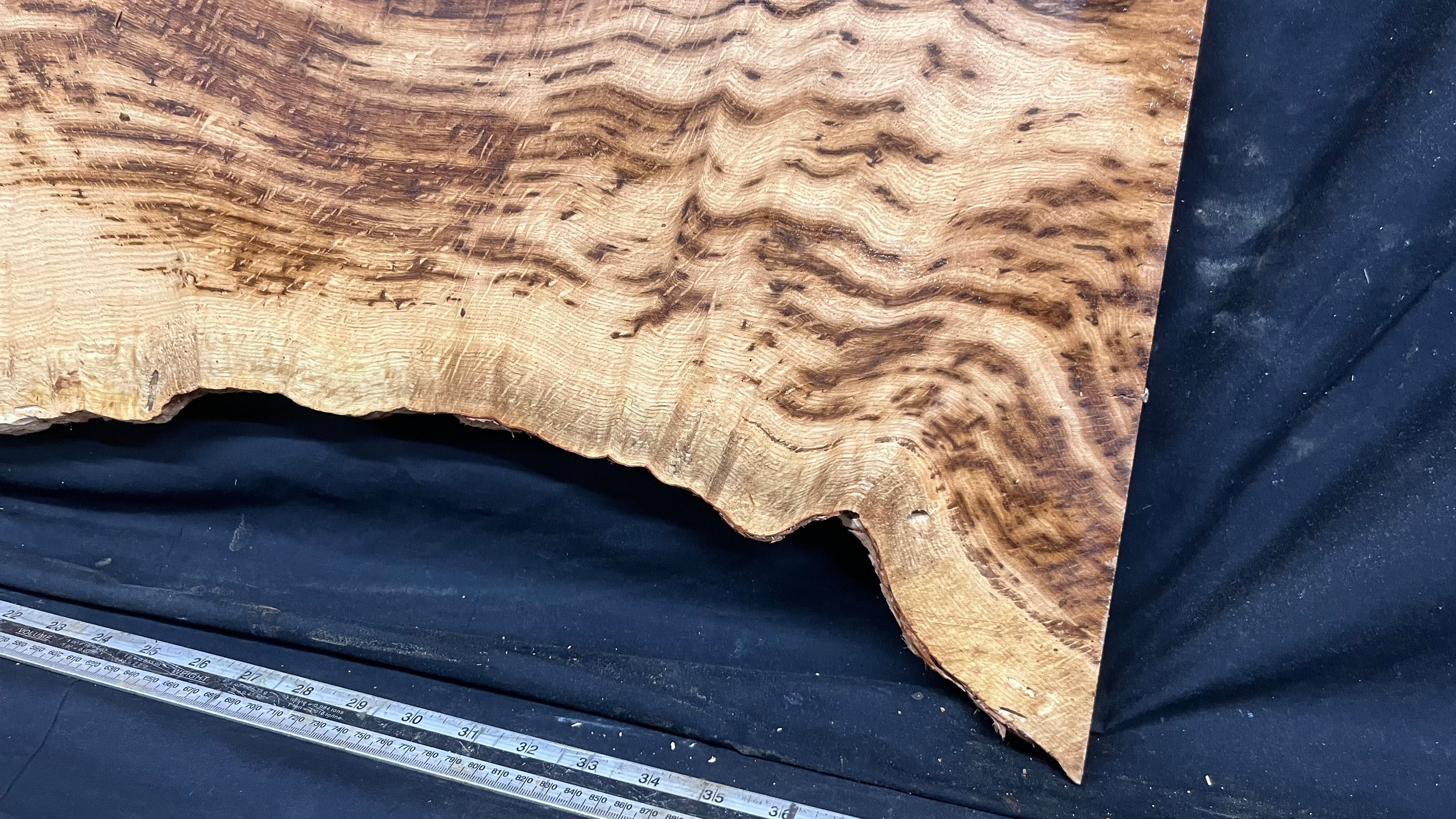 Tiger oak, tone wood, feature wood, wall hanging 1089 L x 524 W x 9 D mm      (467mt)