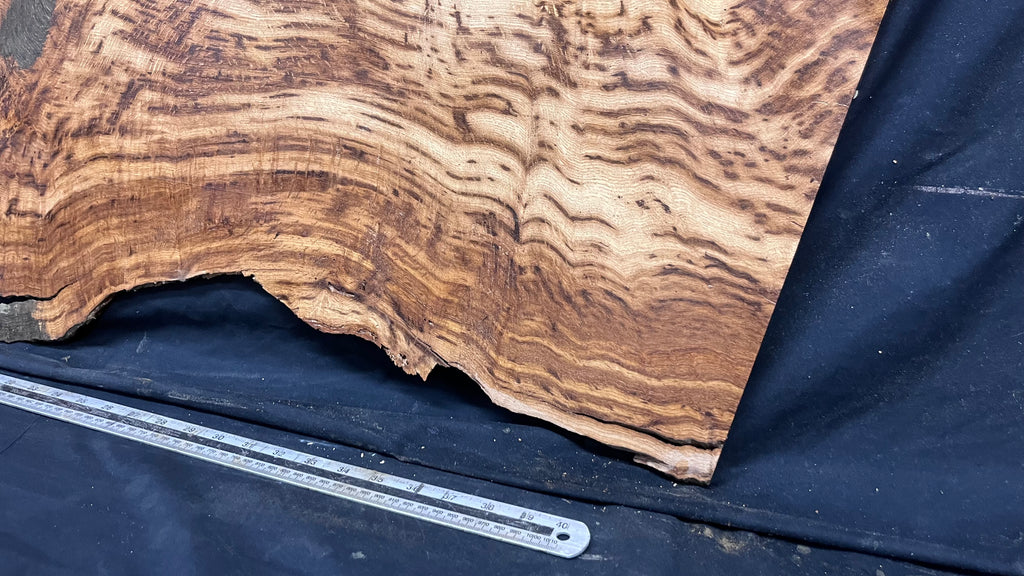 Tiger oak, tone wood, feature wood, wall hanging 1089 L x 524 W x 9 D mm      (467mt)