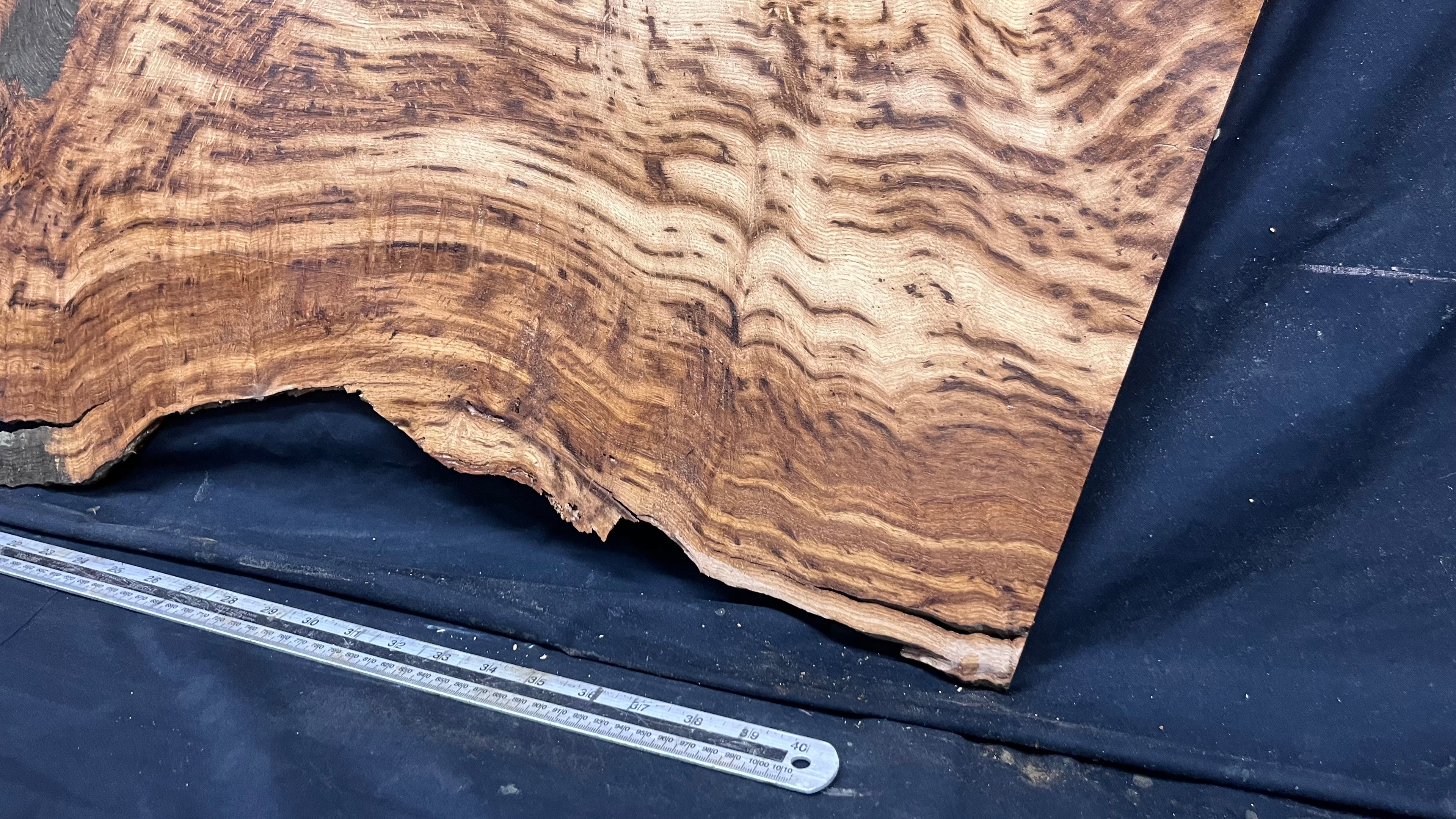 Tiger oak, tone wood, feature wood, wall hanging 1089 L x 524 W x 9 D mm      (467mt)