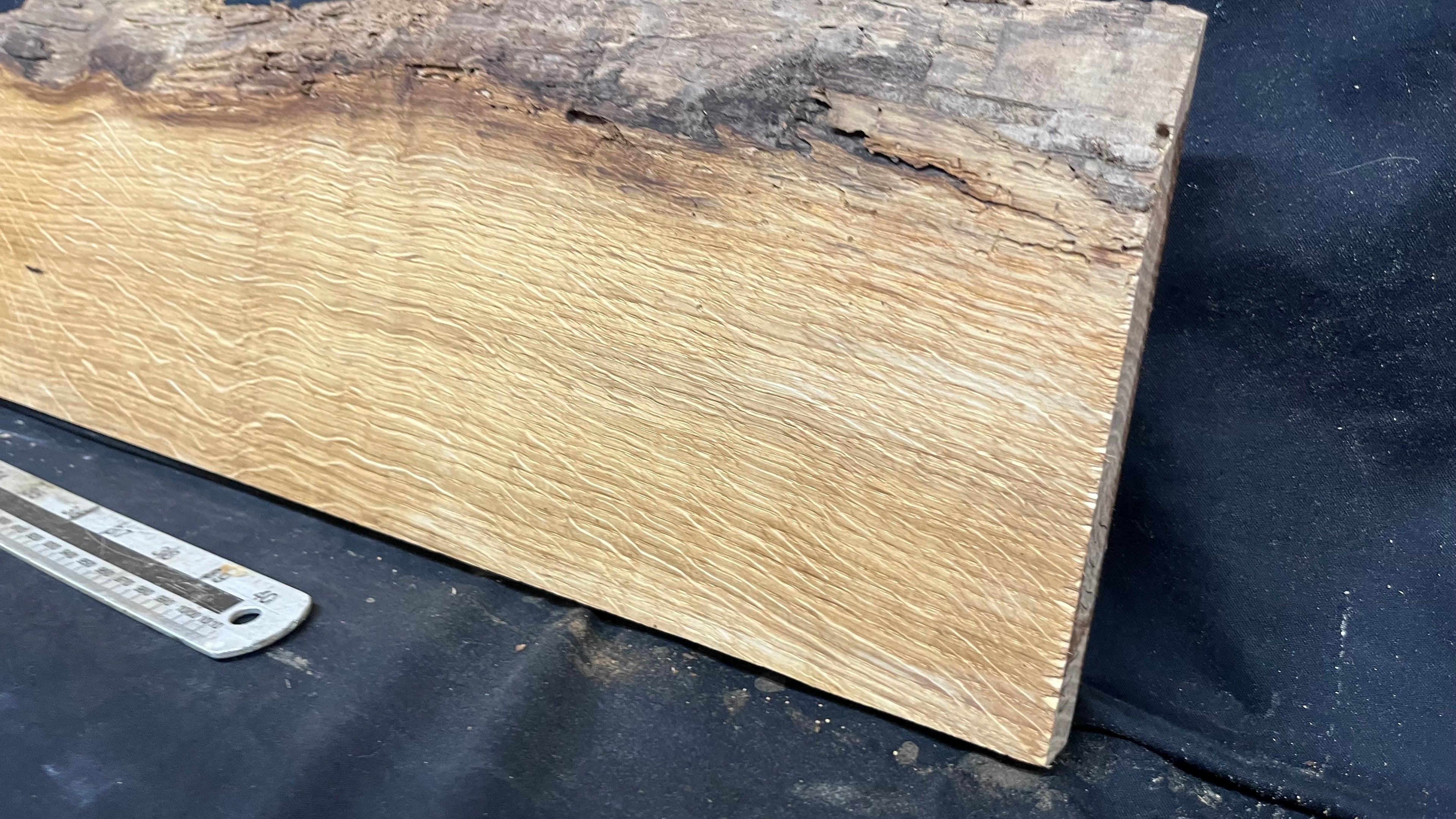 Oak, shelving, mantle, 1480 L x230 W x 18 D mm      (469mt)