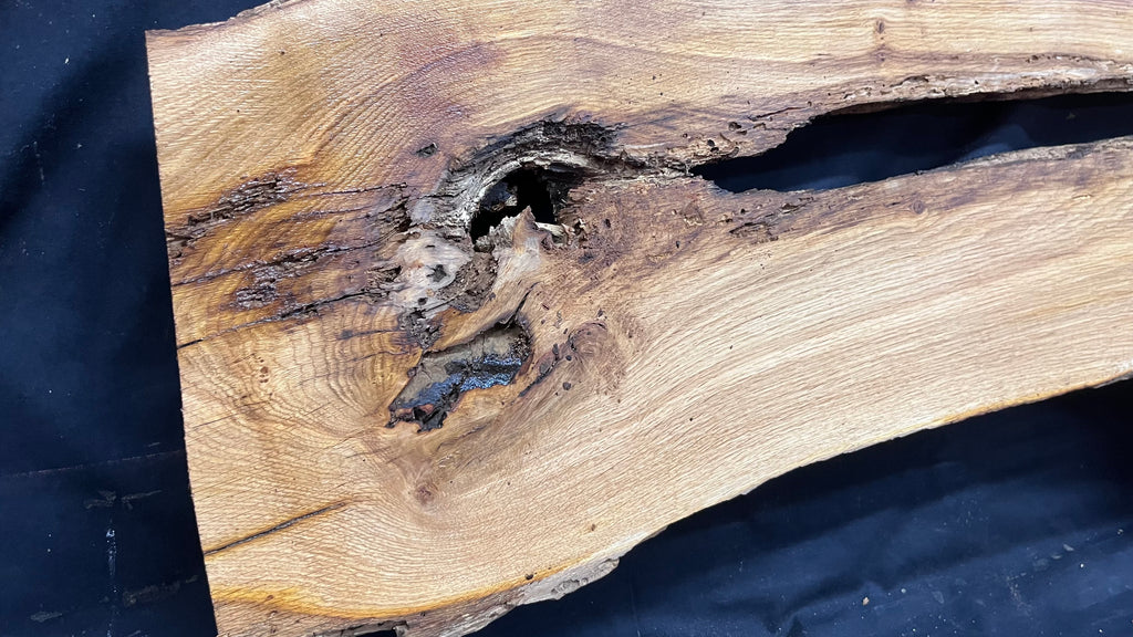 Oak resin river table blank, 1378 L x 445 W x 32 D mm      (470mt)