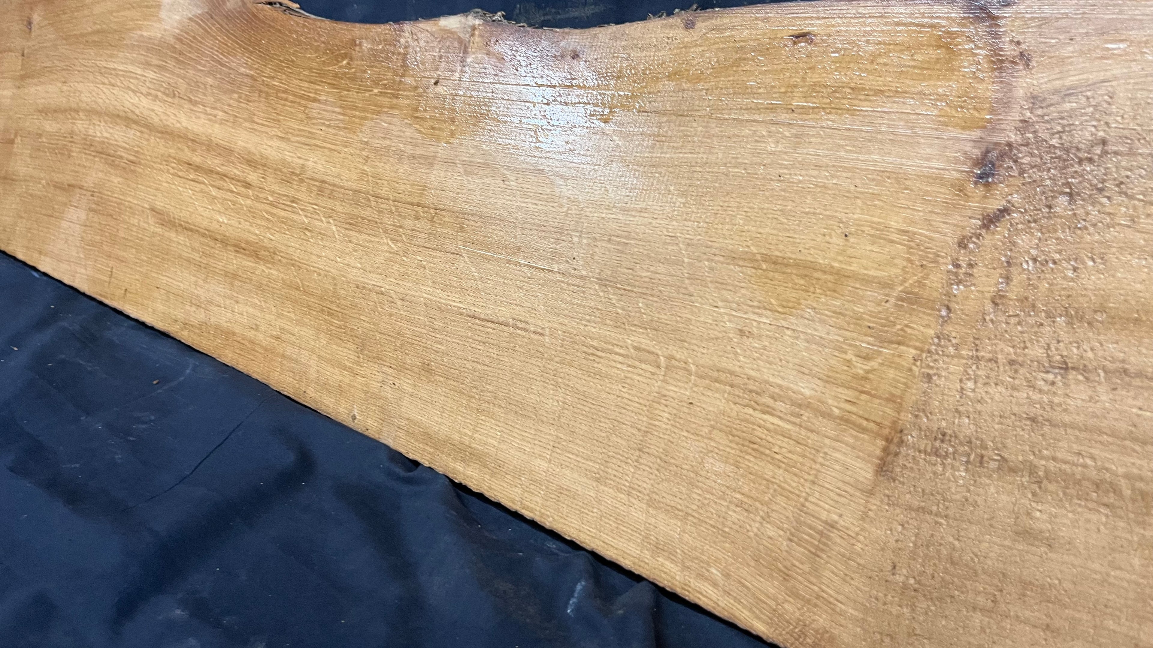 Oak slab, 1/4 sawn, shelving, coffee table, 1381 L x 275 W x 17 D mm      (472mt)