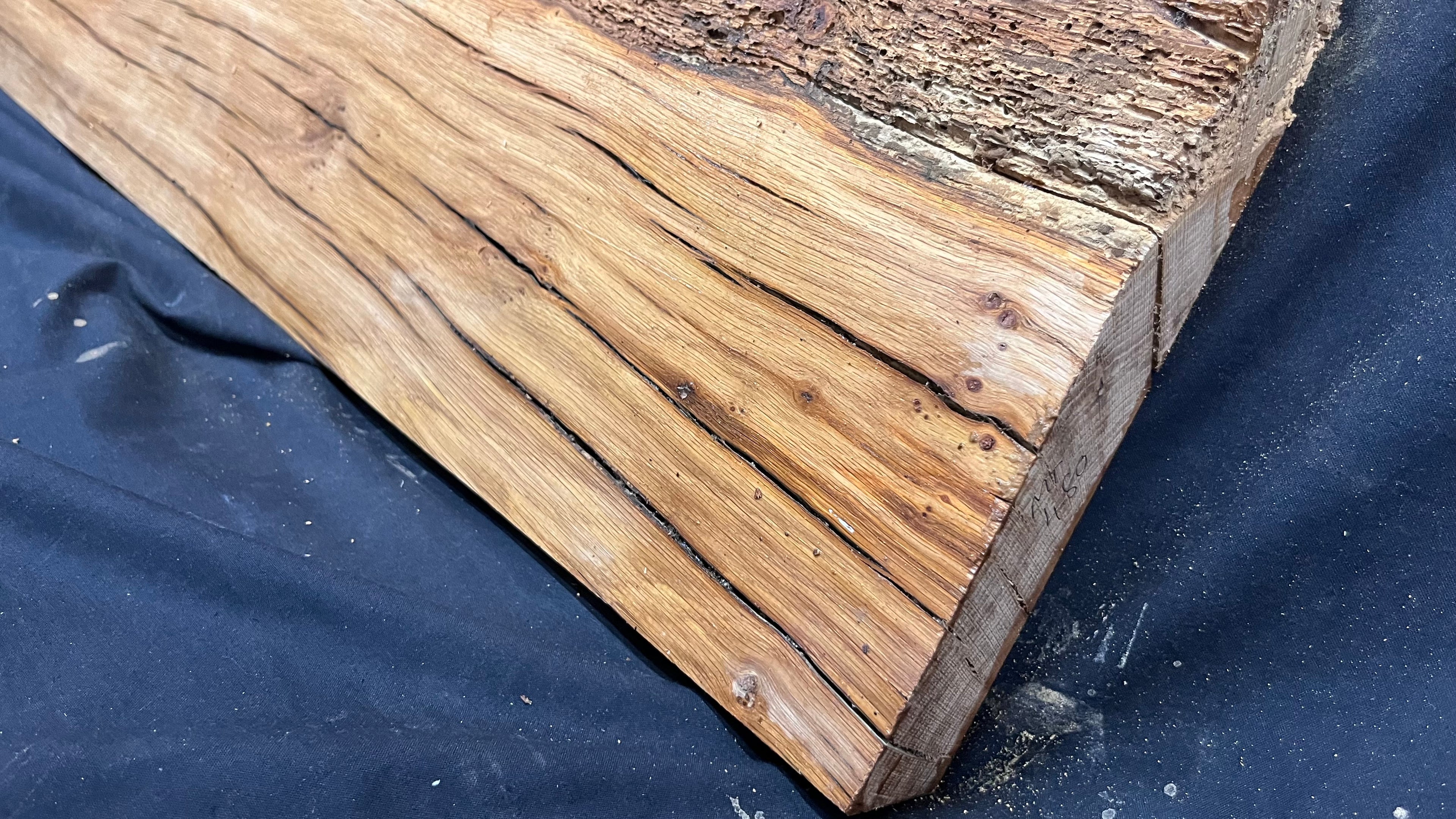 Oak slab, shelving, board, mantel 1369 L x 276 W x 44 D mm      (480mt)