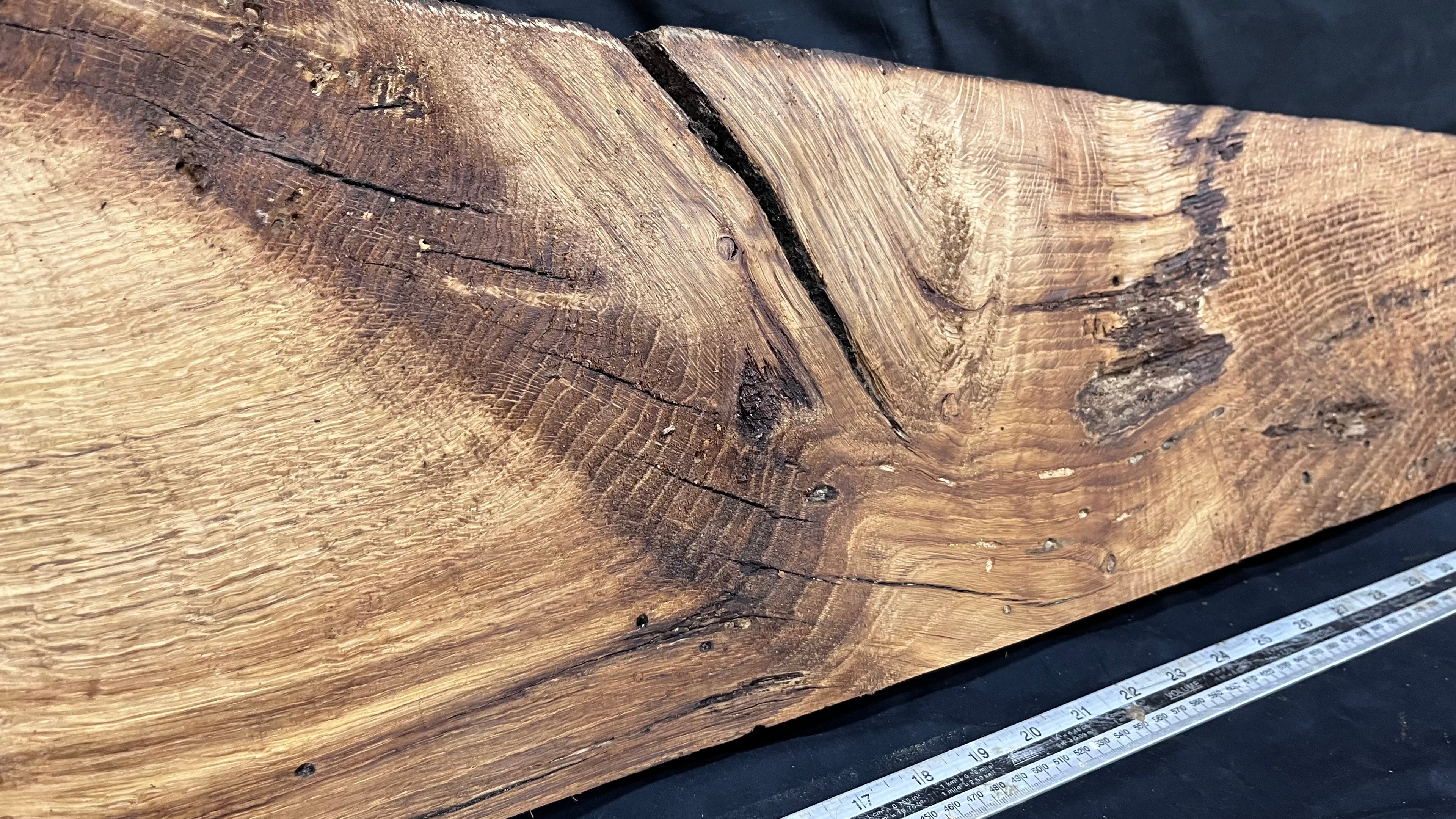 Oak slab, shelving, board, mantel 877 L x 280 W x 63 D mm      (483mt)