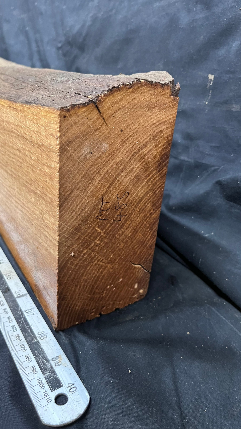 Oak slab, shelving, board, mantel 949 L x 184 W x 83 D mm      (485mt)