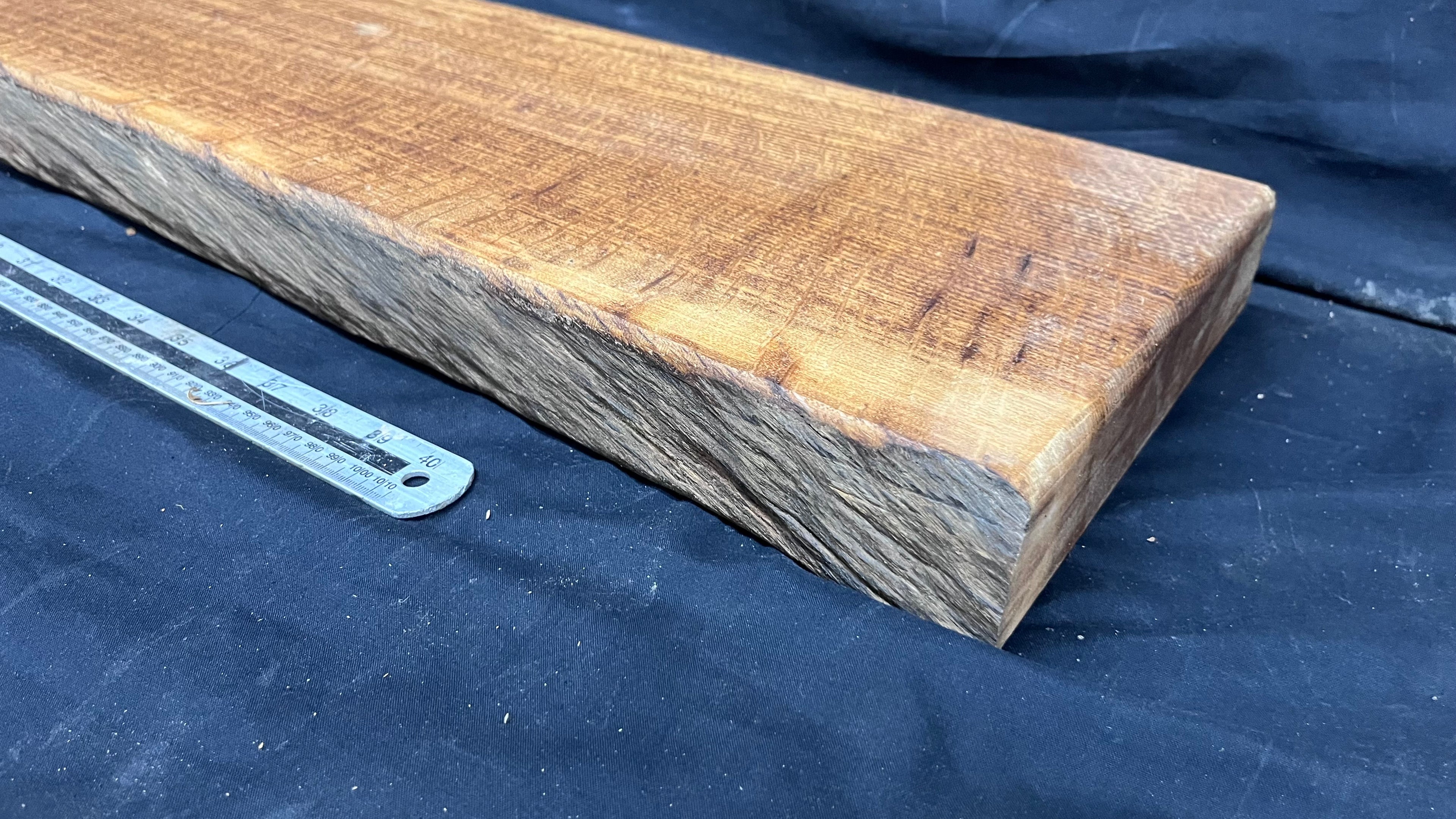 Brown oak mantel 1334 L x 221 W x 50 D mm      (486mt)
