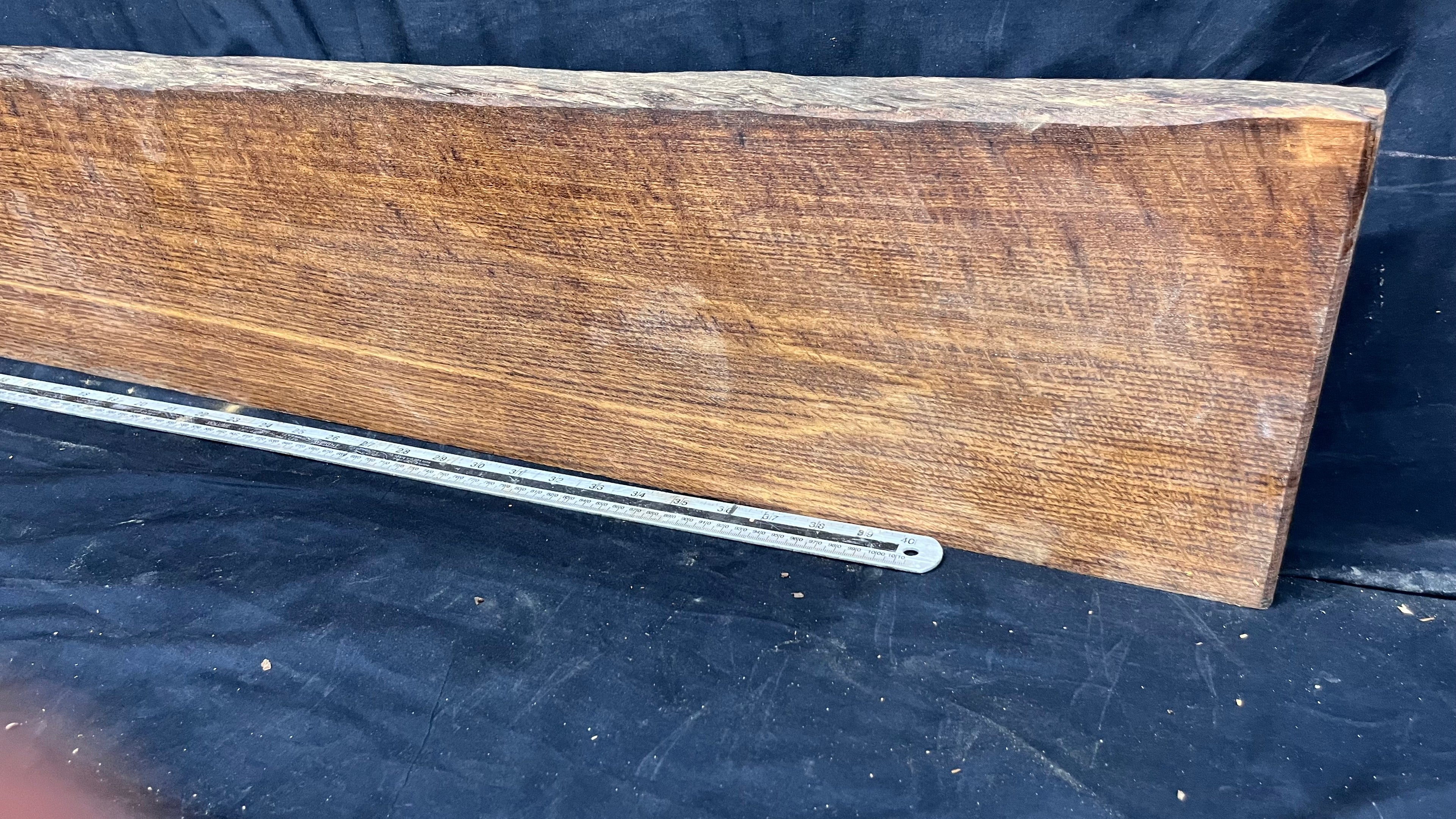 Brown oak mantel 1334 L x 221 W x 50 D mm      (486mt)
