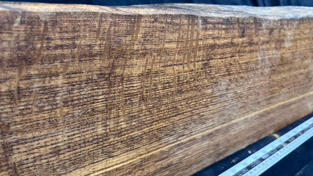 Brown oak mantel 1334 L x 221 W x 50 D mm      (486mt)