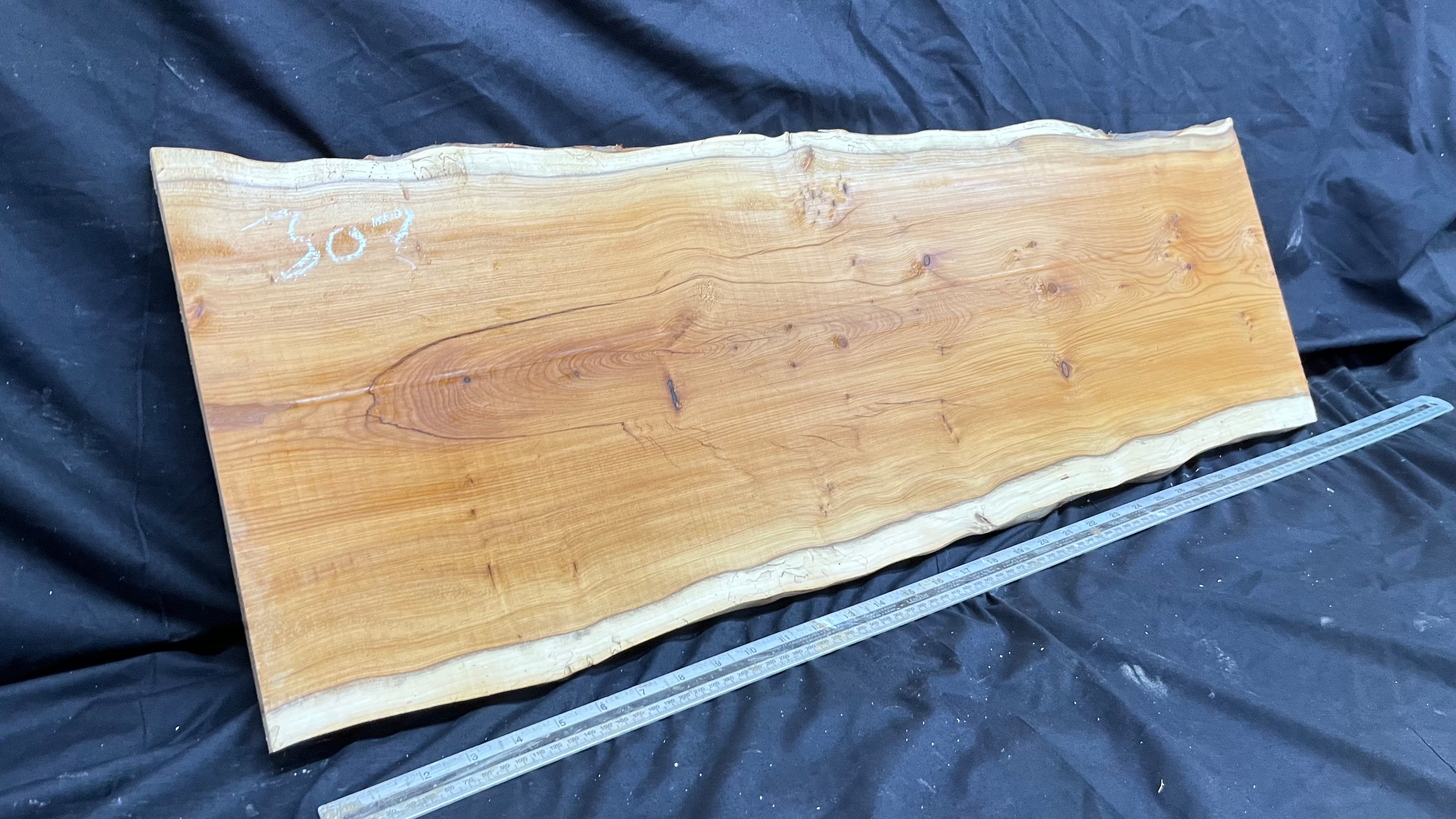 Hardwood yew, slab, board 1120 L x 290 W x 20 D mm    (308)