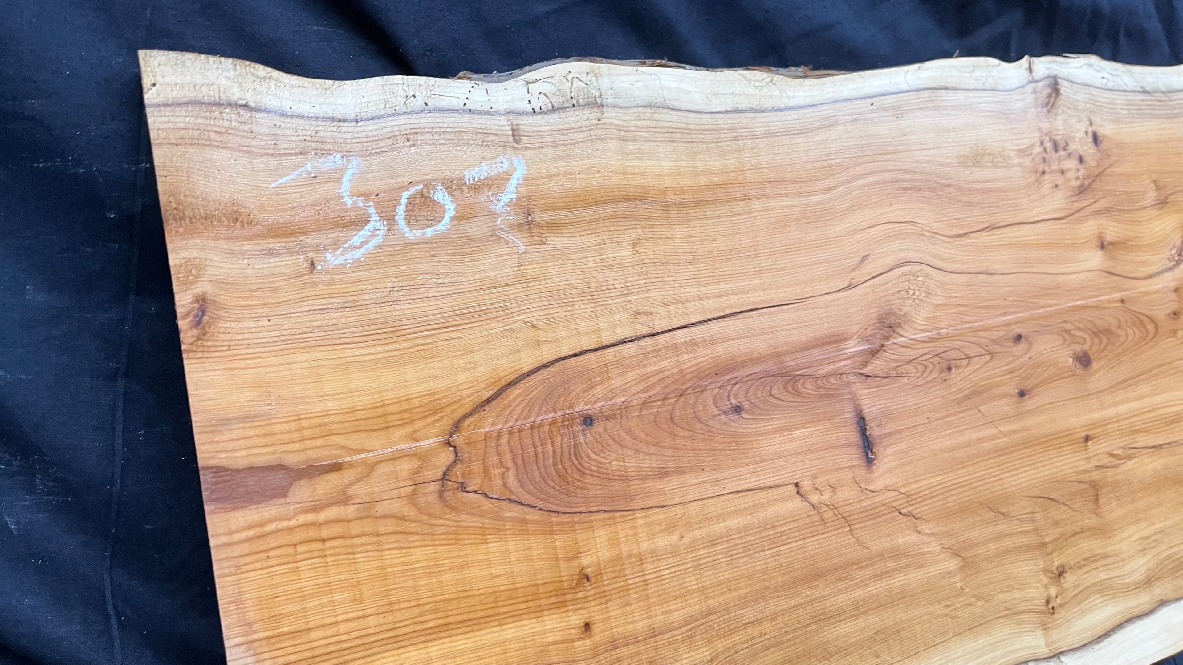 Hardwood yew, slab, board 870 L x 320 W x 20 D mm    (307)