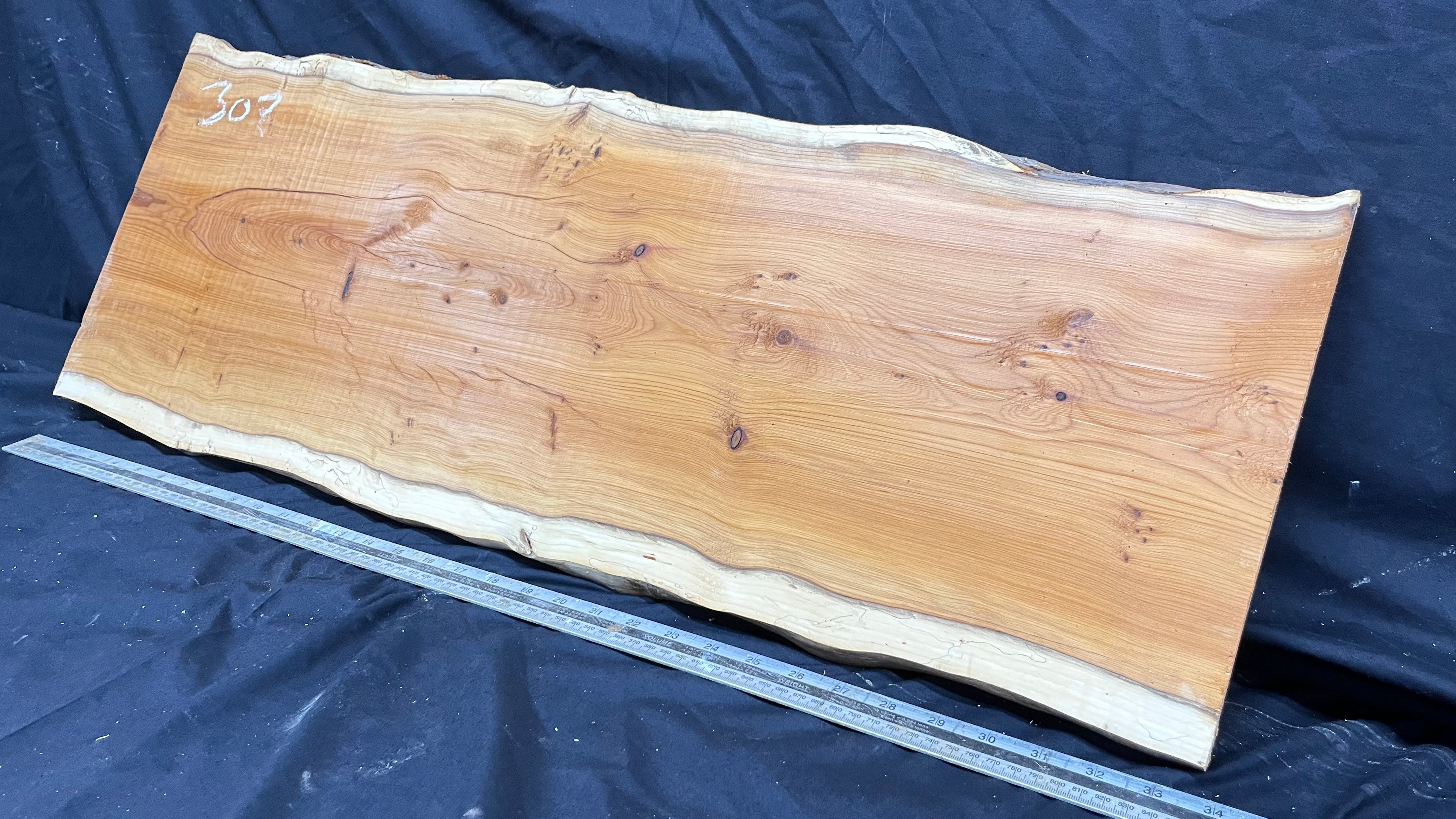 Hardwood yew, slab, board 870 L x 320 W x 20 D mm    (307)