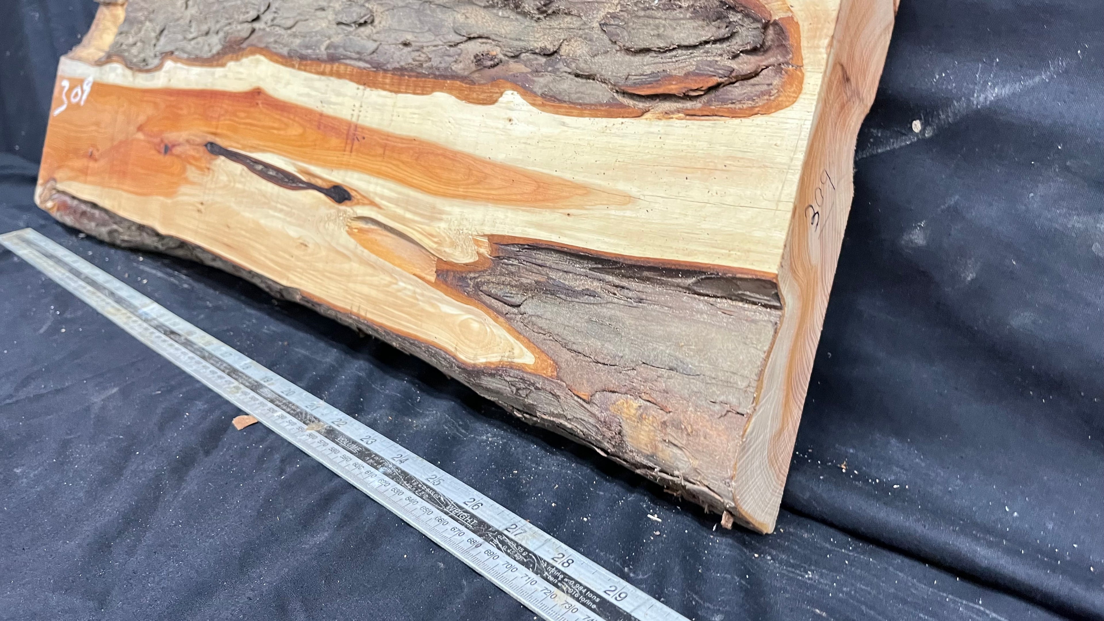 Hardwood yew, slab, board 732 L x 258 W x 43 D mm    (309)