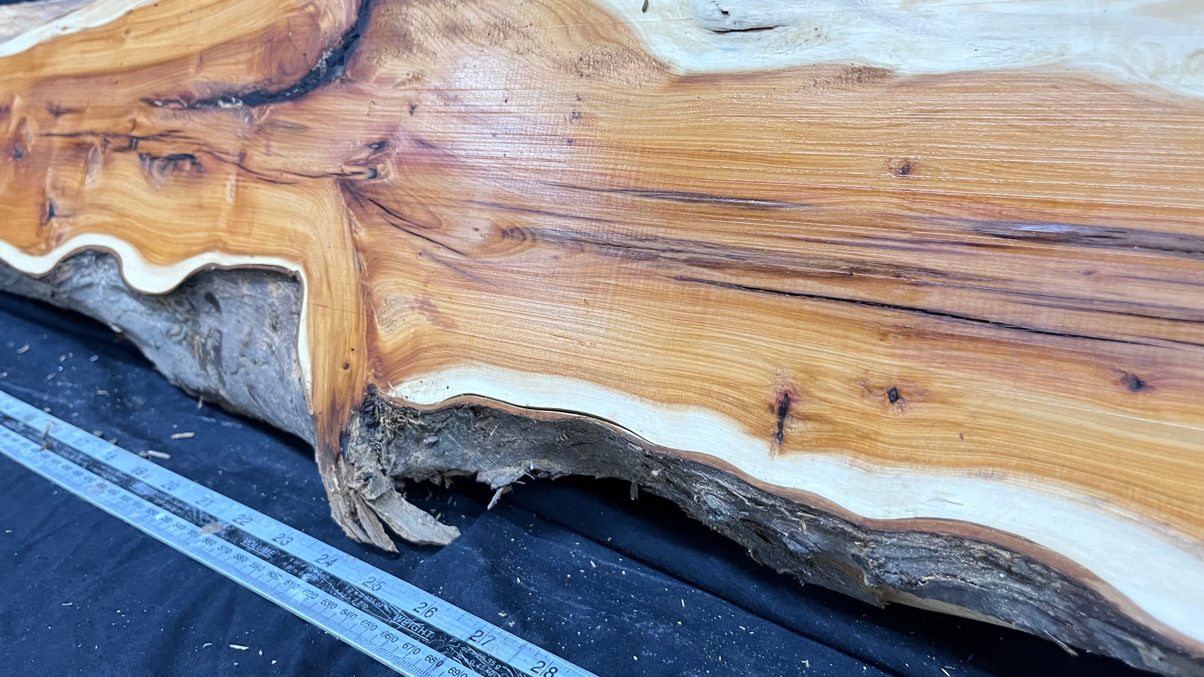 Hardwood yew, slab, board 1070 L x 227 W x 39 D mm    (319)